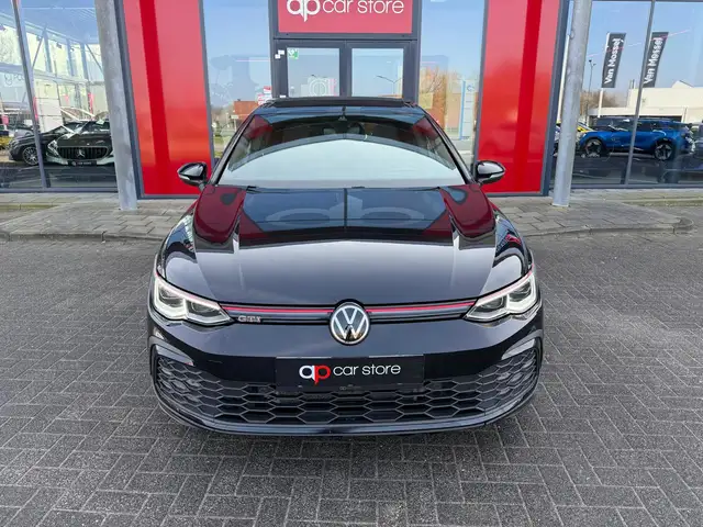 Volkswagen Golf view 2