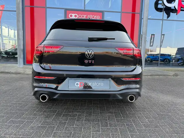 Volkswagen Golf view 6