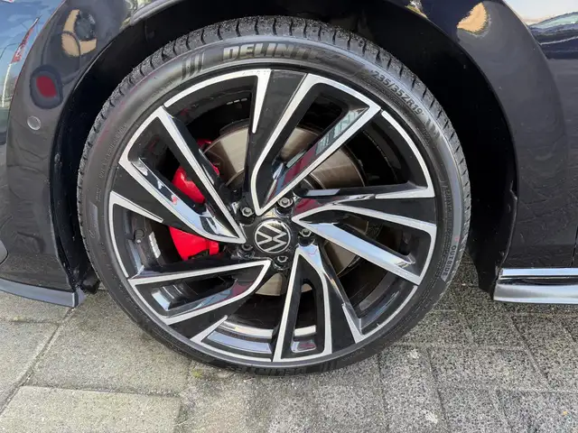 Volkswagen Golf view 9