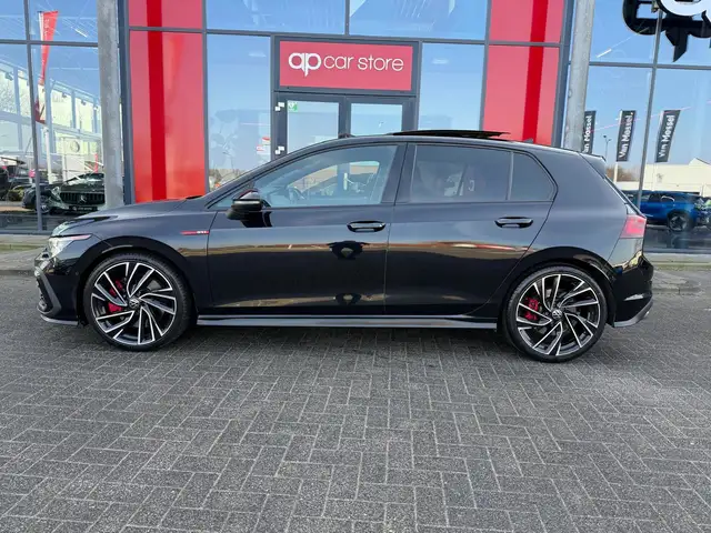 Volkswagen Golf view 4