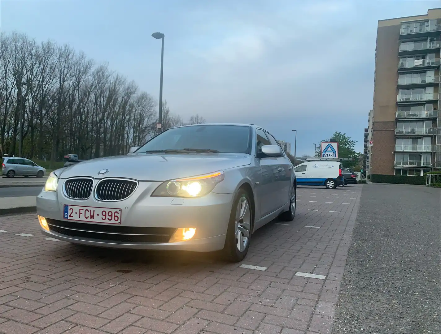 BMW 525 525i Argent - 1