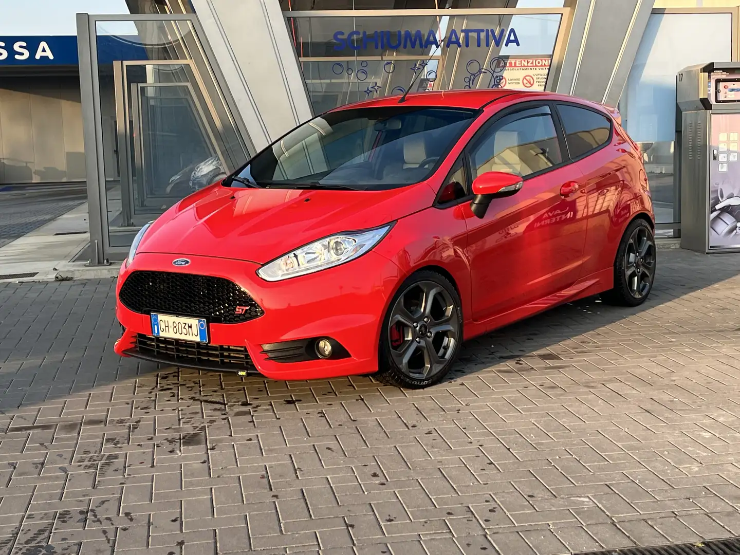 Ford Fiesta 1.6 EcoBoost mit Leder-Sport-Paket ST - 2