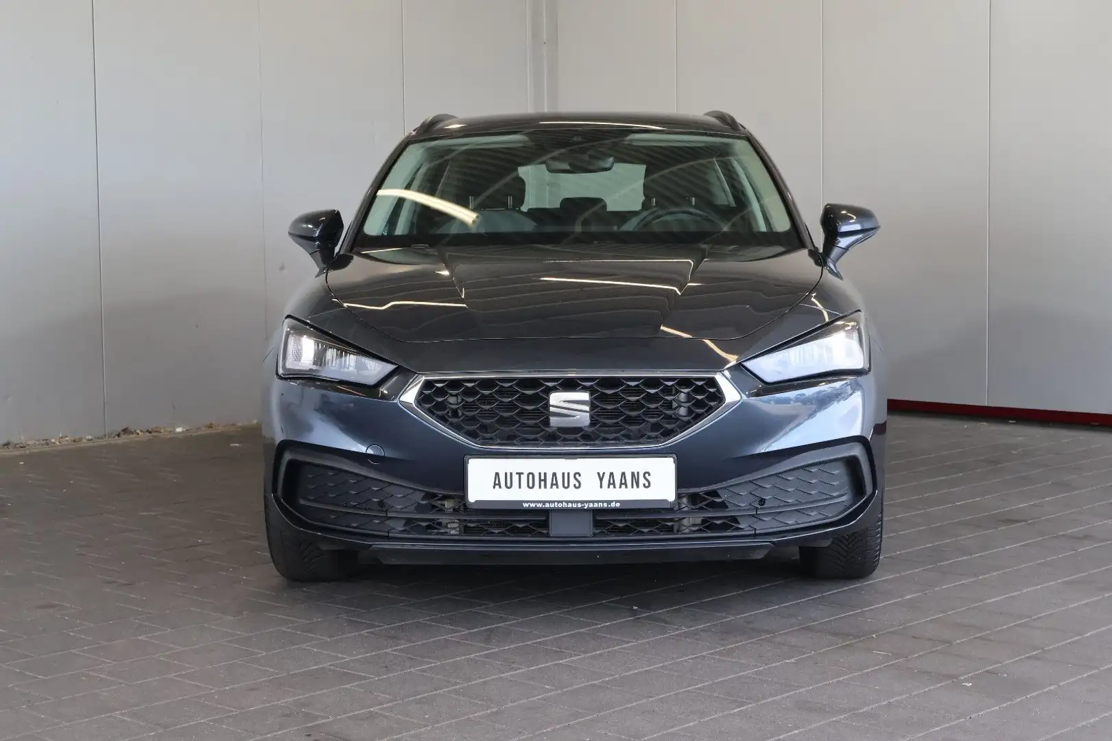 SEAT Leon ST Style 1.0 eTSI AID+LANE+KAM+LED+CARPLAY Grau - 2