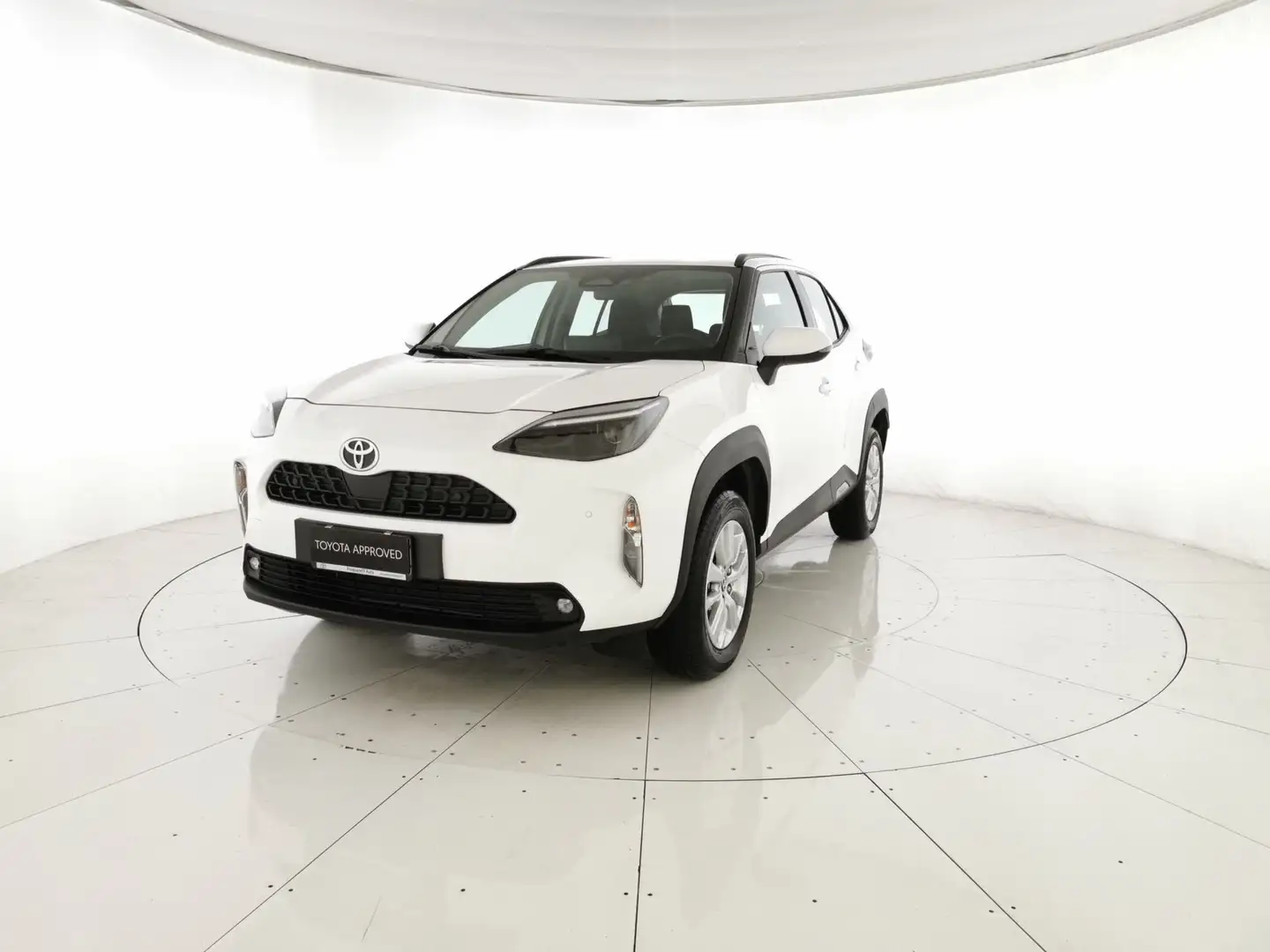 Toyota Yaris Cross 1.5h Active fwd 115cv e-cvt Bianco - 1