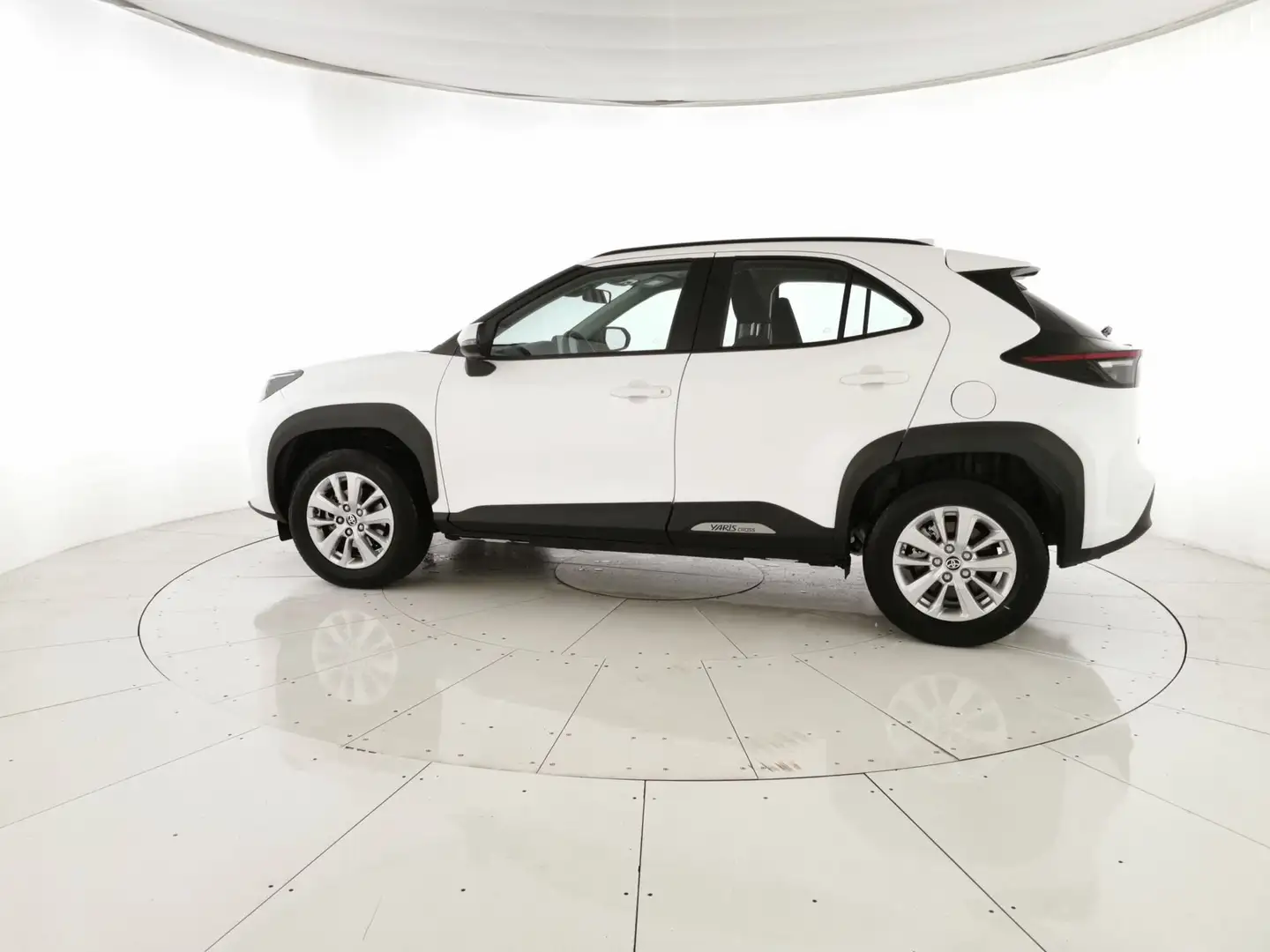 Toyota Yaris Cross 1.5h Active fwd 115cv e-cvt Bianco - 2