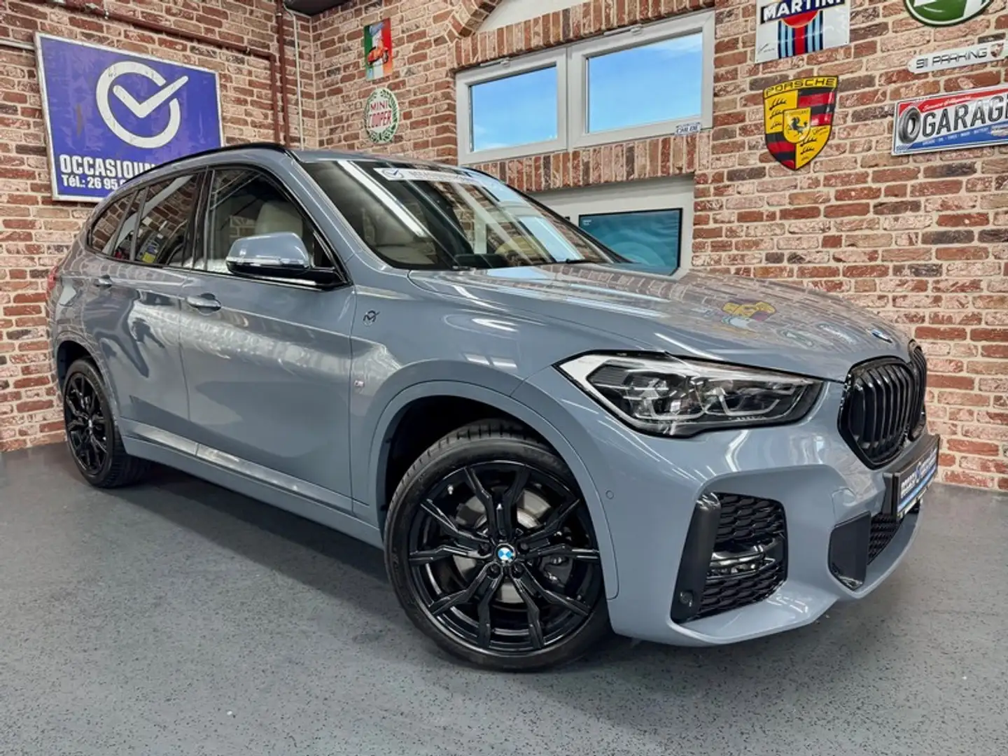 BMW X1 X1 20iA 2.0 178cv Auto xDrive M-SPORT Gris - 1