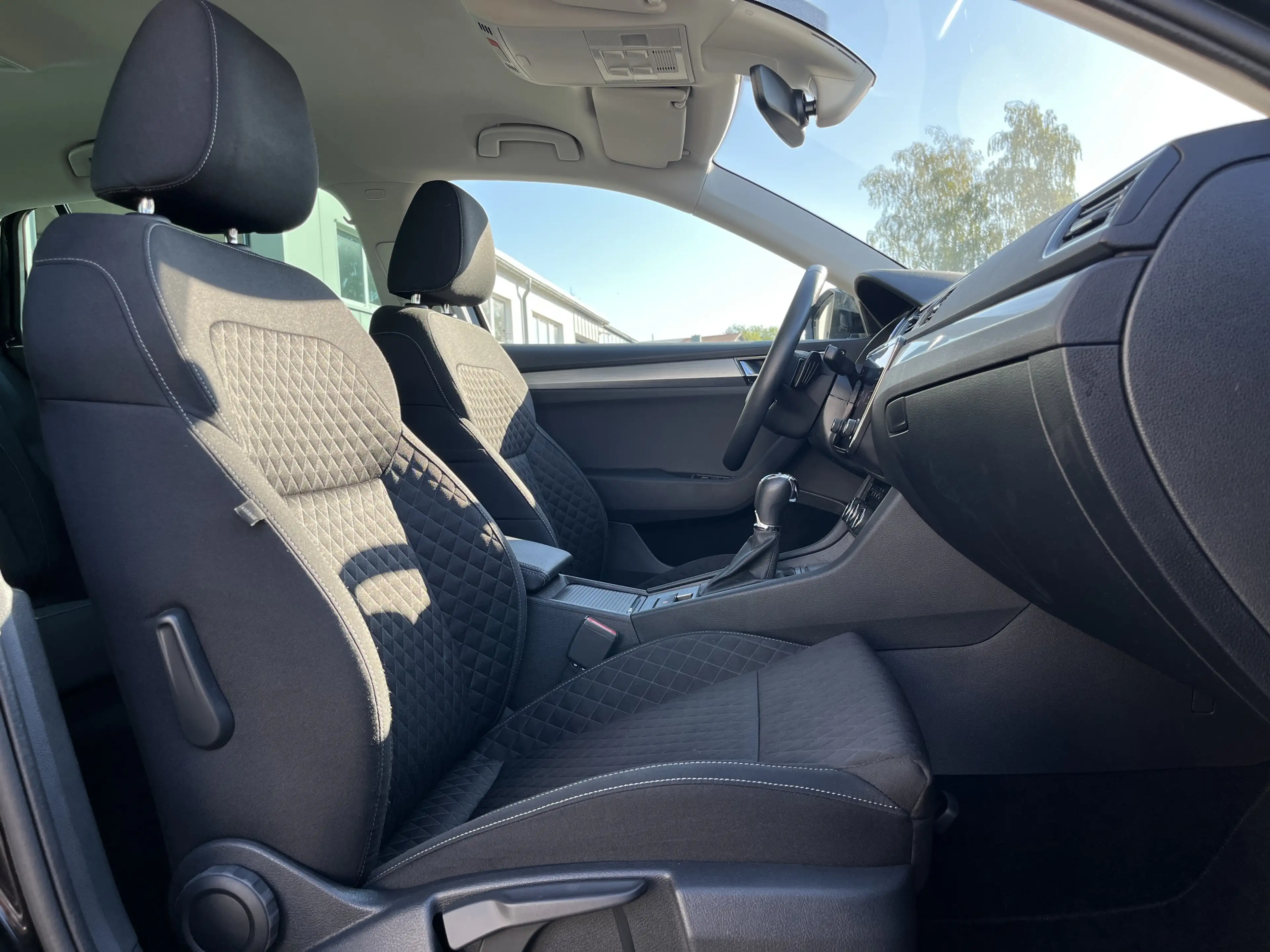 Skoda Superb Combi 2.0 TDI DSG Ambition 104€ m.20% Anz. Navi — photo 15