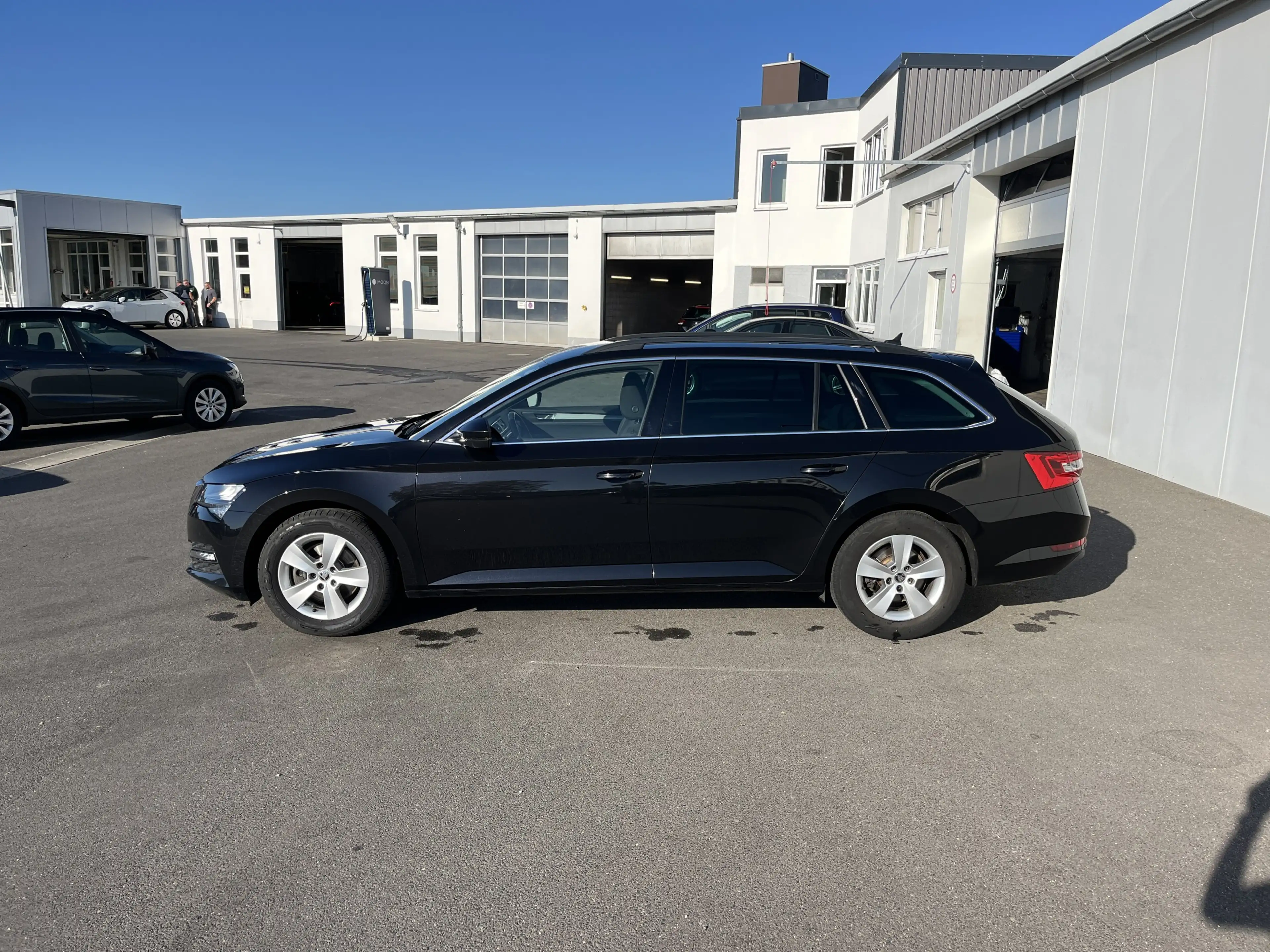 Skoda Superb Combi 2.0 TDI DSG Ambition 104€ m.20% Anz. Navi — photo 3