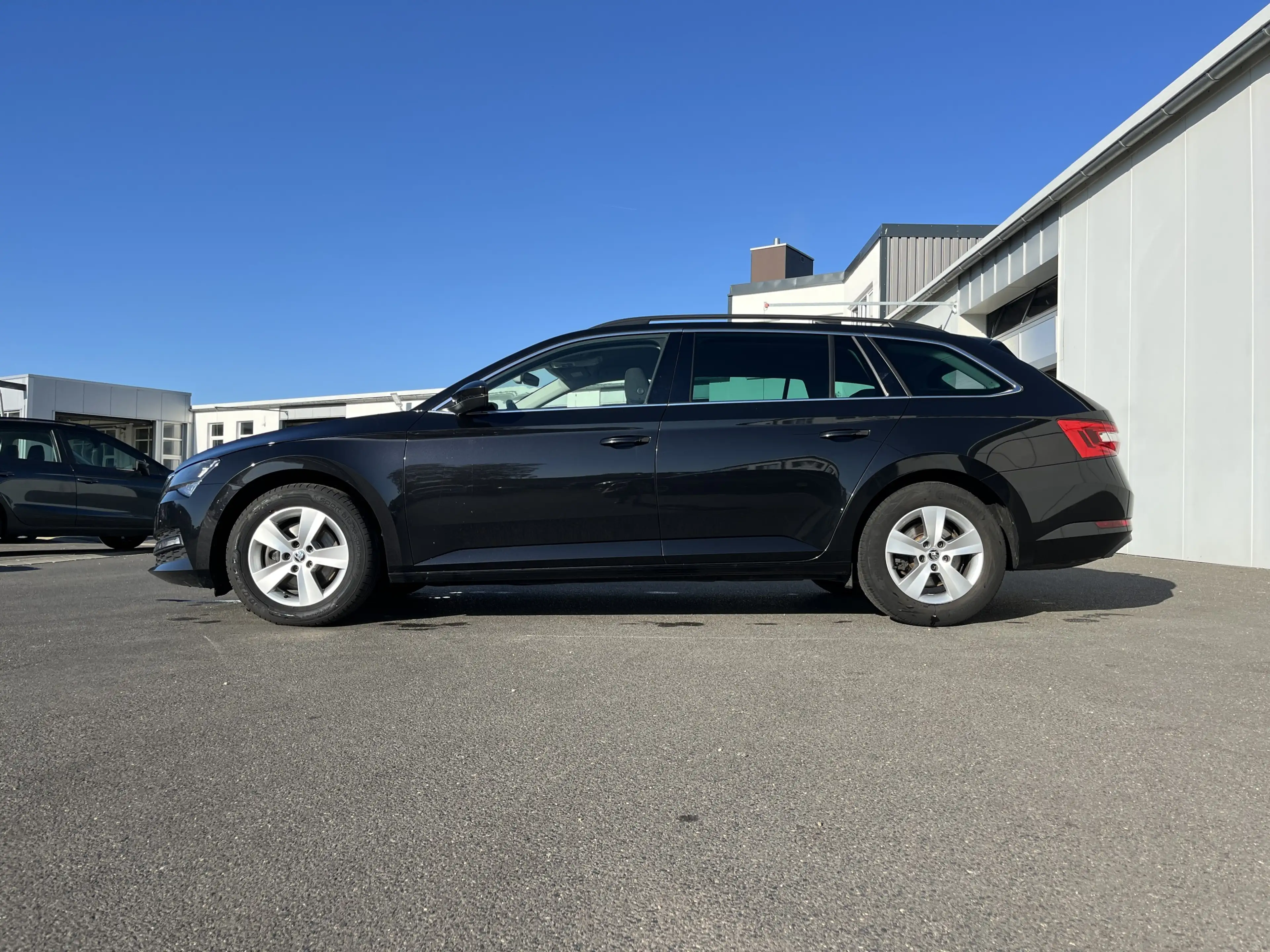 Skoda Superb Combi 2.0 TDI DSG Ambition 104€ m.20% Anz. Navi — photo 2