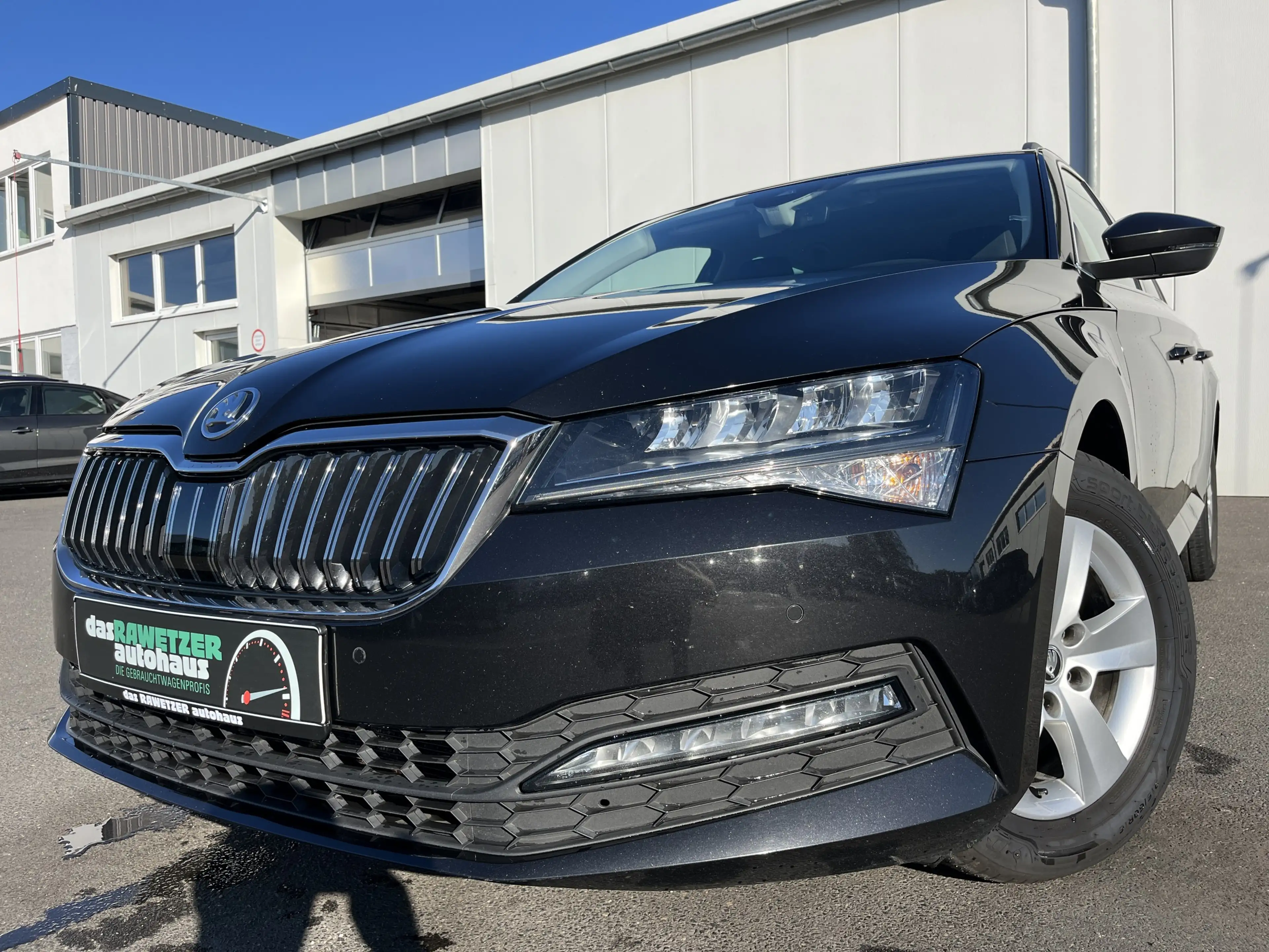 Skoda Superb Combi 2.0 TDI DSG Ambition 104€ m.20% Anz. Navi