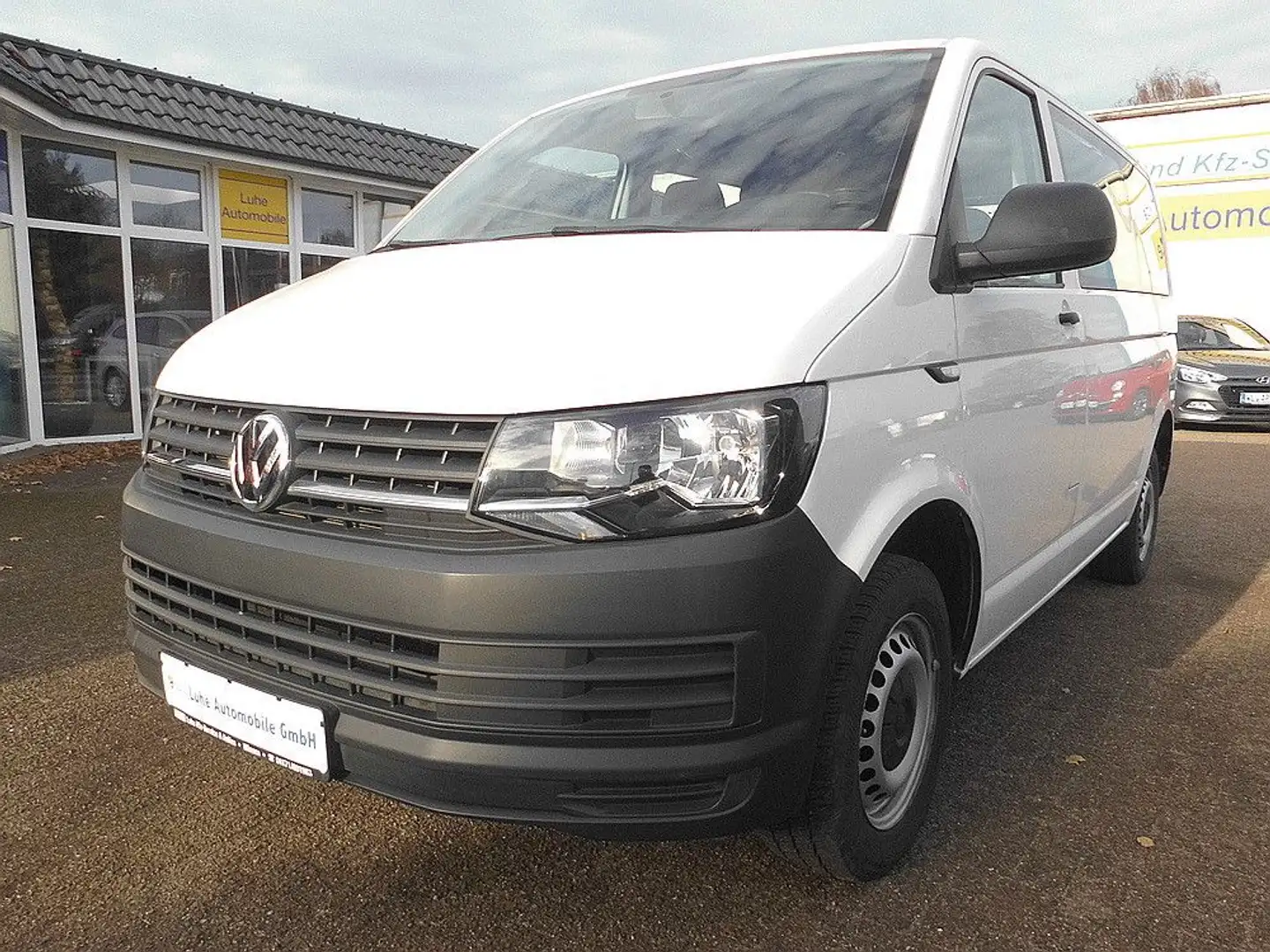 Volkswagen T6 Transporter 9-Sitzer 1.Hand Orig. 47tkm. Weiß - 1