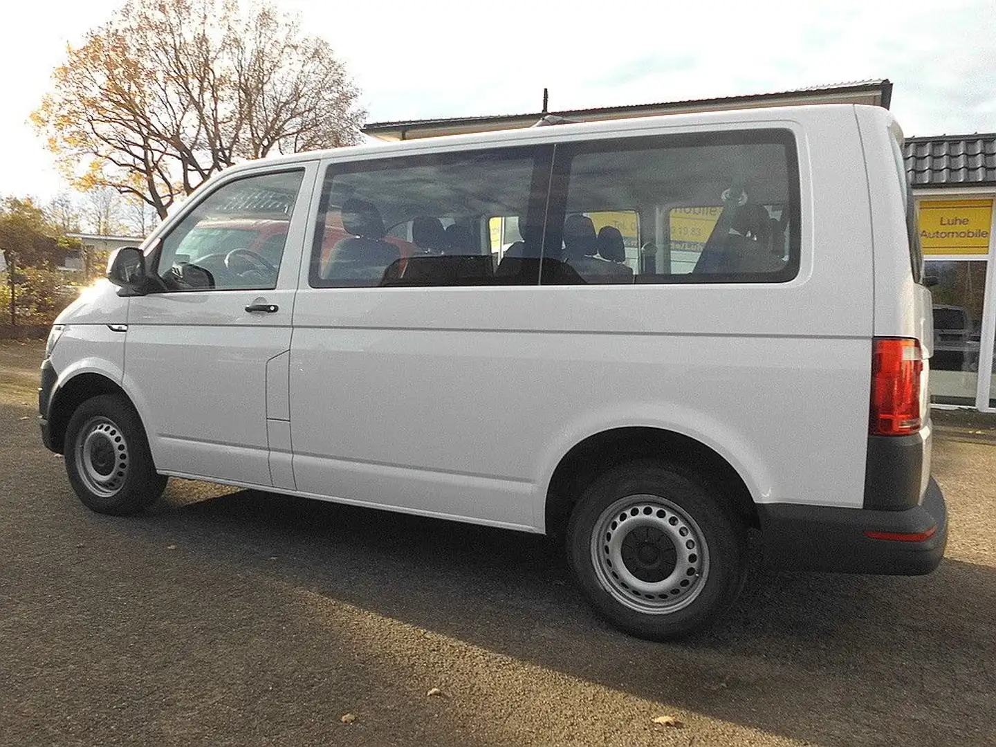 Volkswagen T6 Transporter 9-Sitzer 1.Hand Orig. 47tkm. Weiß - 2