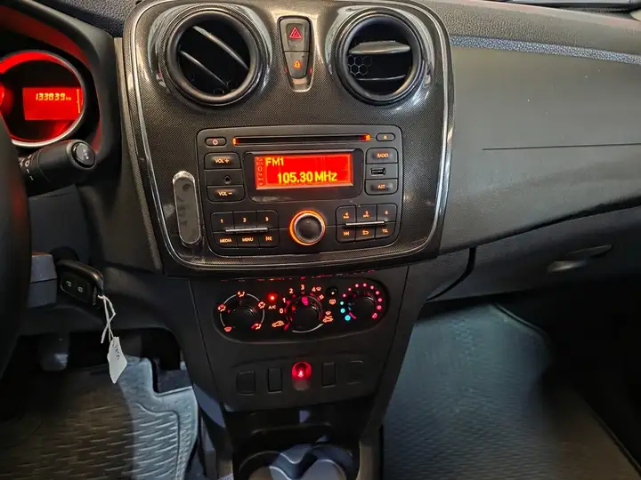 Dacia Logan 2017, foto 13