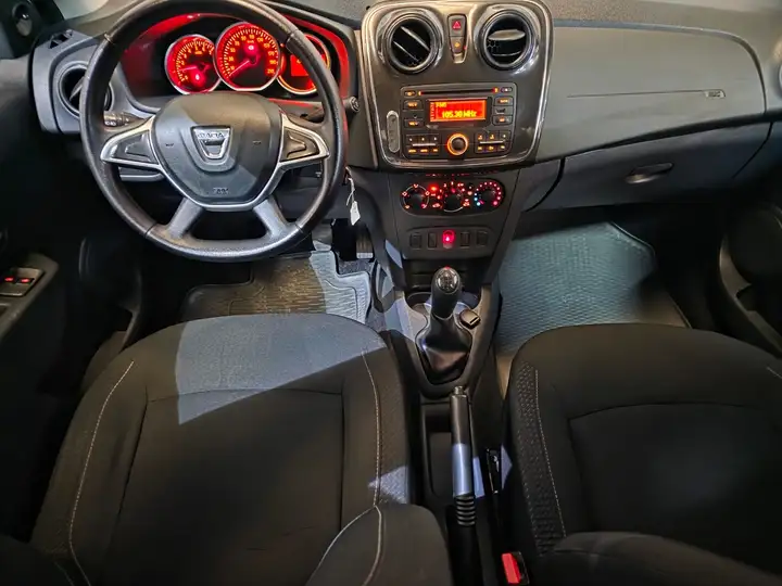 Dacia Logan 2017, foto 11
