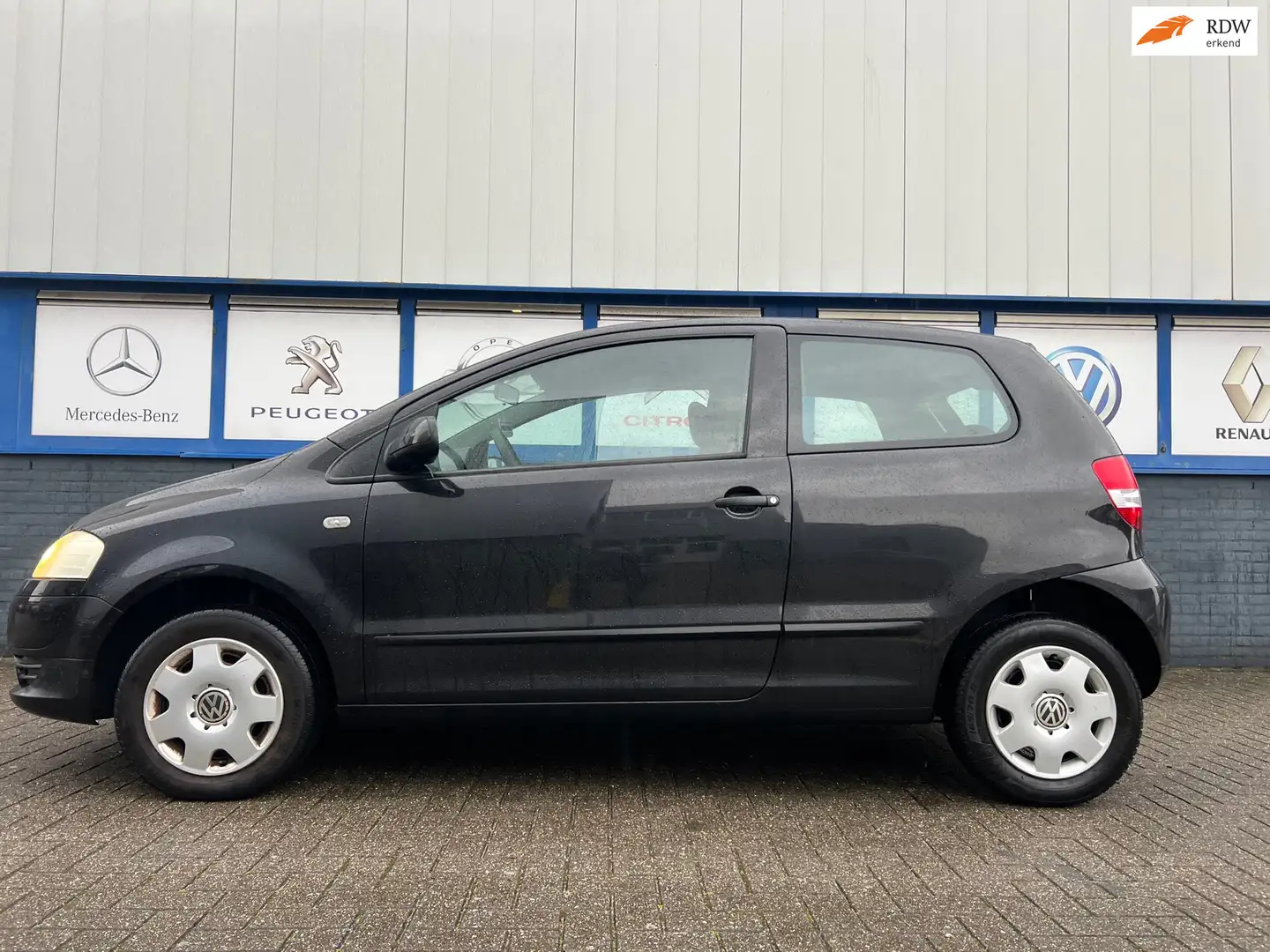 Volkswagen Fox 1.2 Trendline 7-2006 NWE.APK 1450EU Schwarz - 1