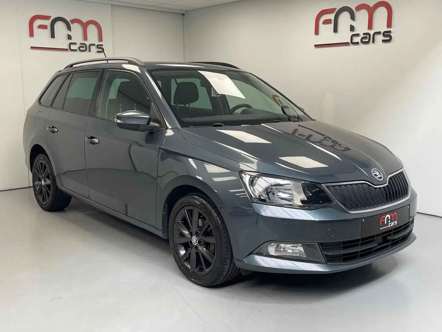 Skoda Fabia 1.2 TSI benzine bwj2015 euro6b Garantie Gris - 1