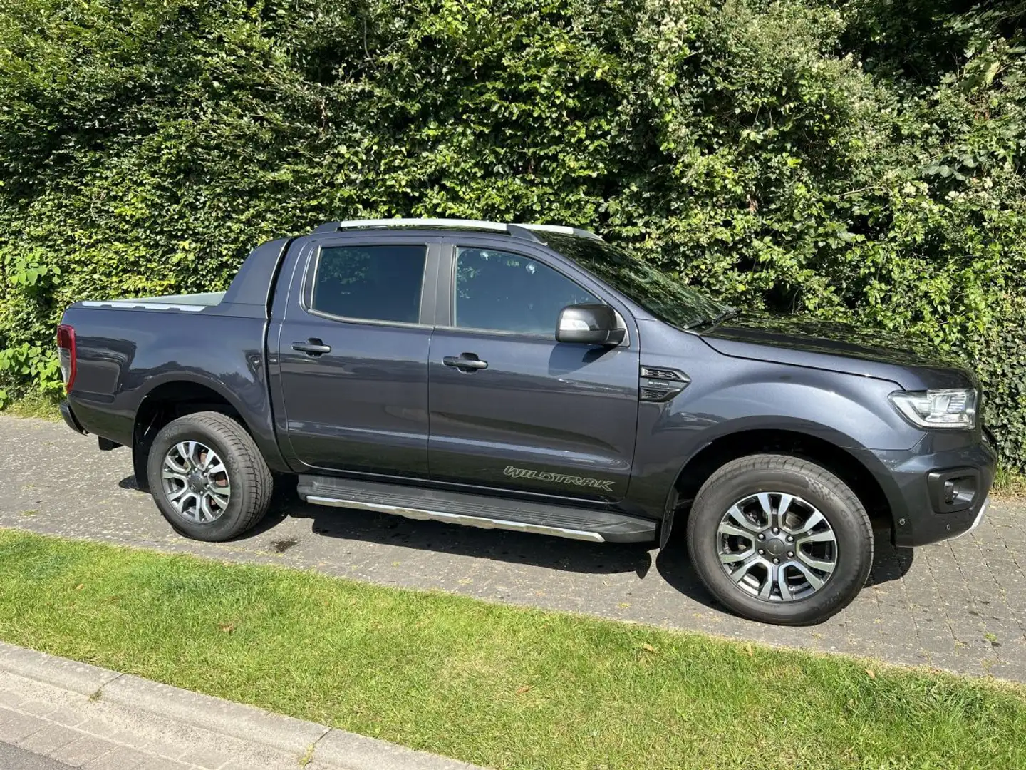 Ford Ranger Wildtrak 2.0 Bi-Turbo *gepfl. Zustand* Grau - 2