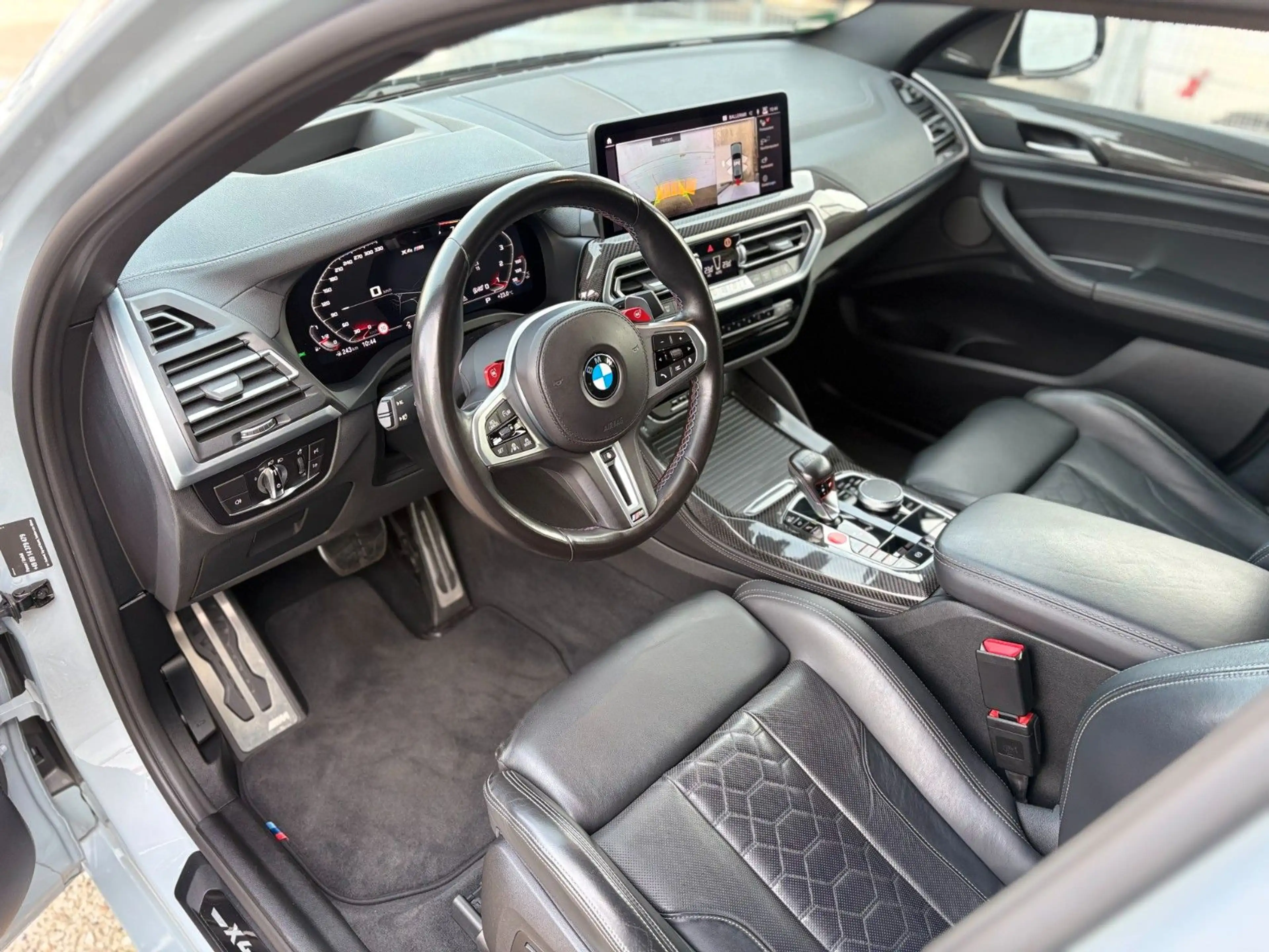 BMW X4 M Competition Drivers Package 2. Hand — photo 11