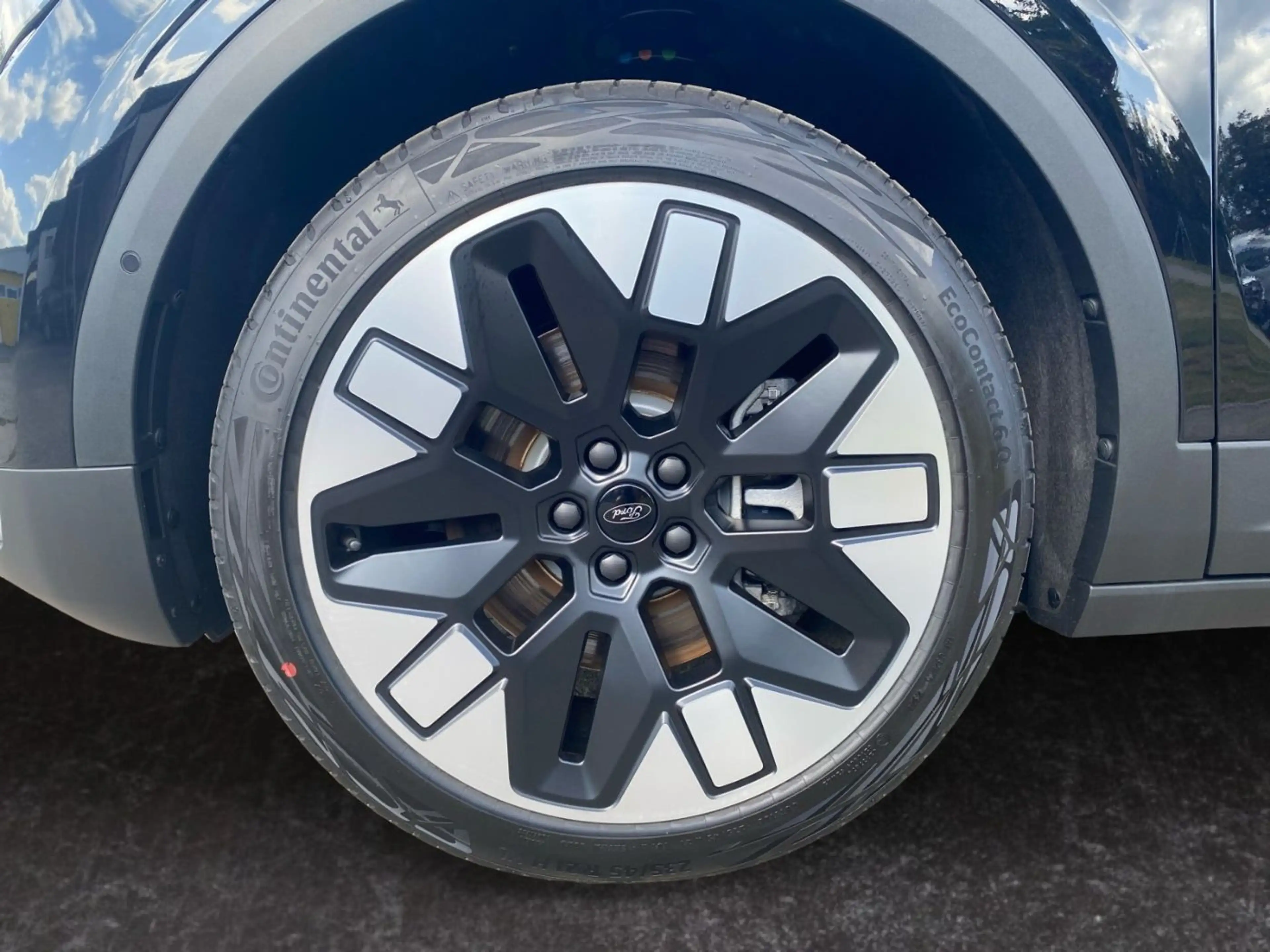 Ford Explorer Premium AWD Wärmepumpe+360-Grad-Kamera — photo 15