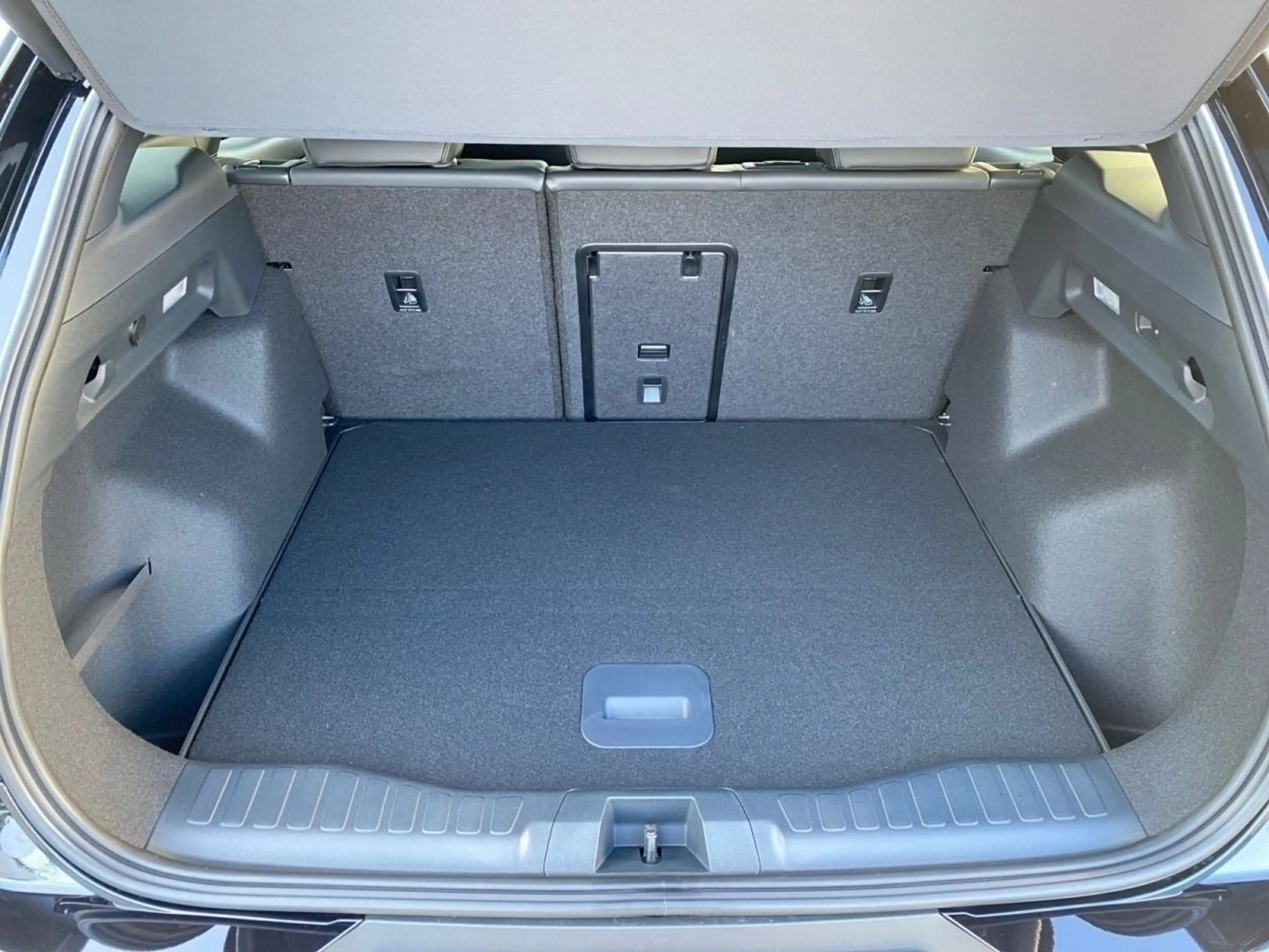 Ford Explorer Premium AWD Wärmepumpe+360-Grad-Kamera — photo 9