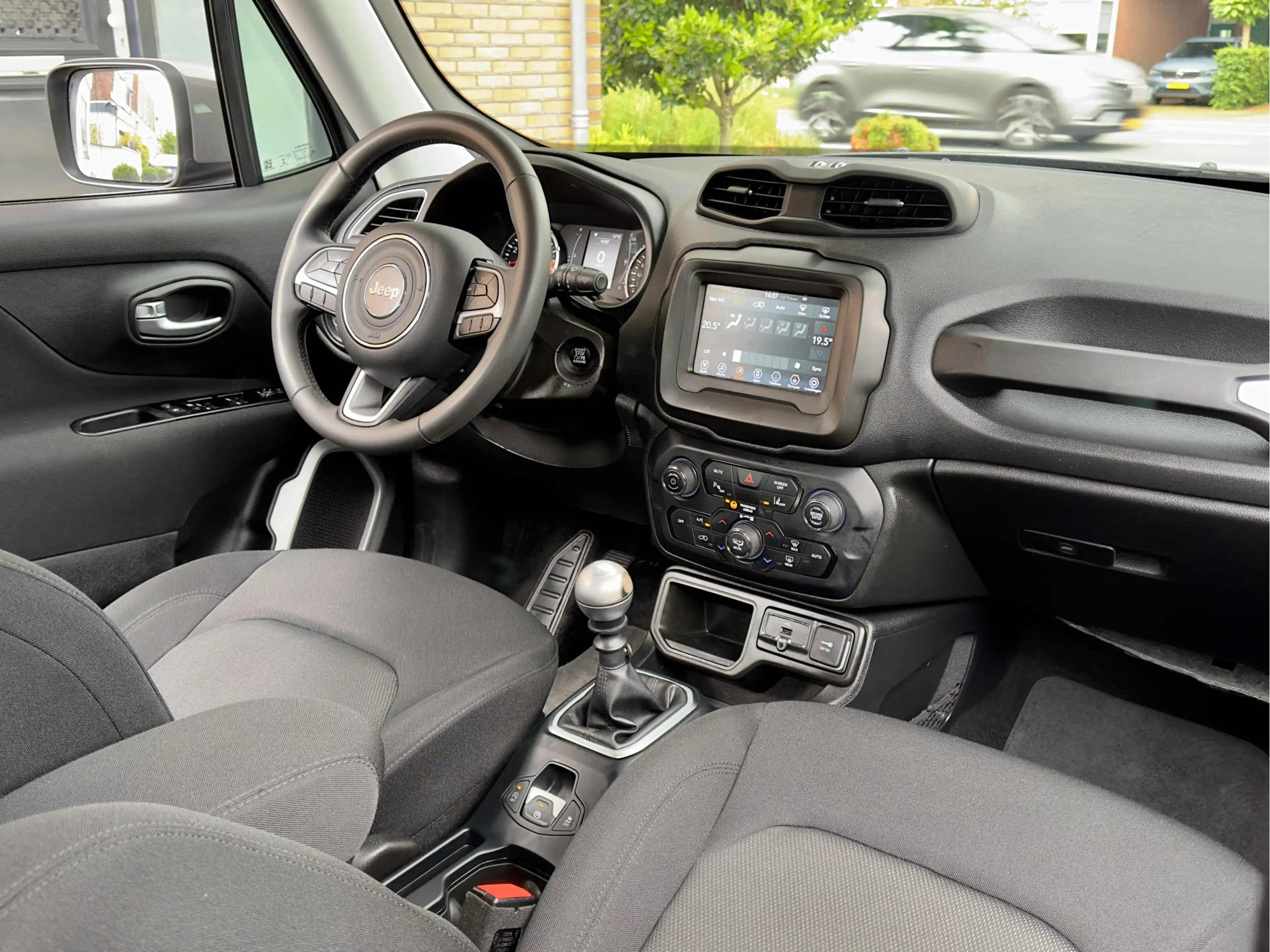 Jeep Renegade 1.0 TURBO ACTIE! BETAAL NU 50% 8450 DE REST IN 2JR — photo 2