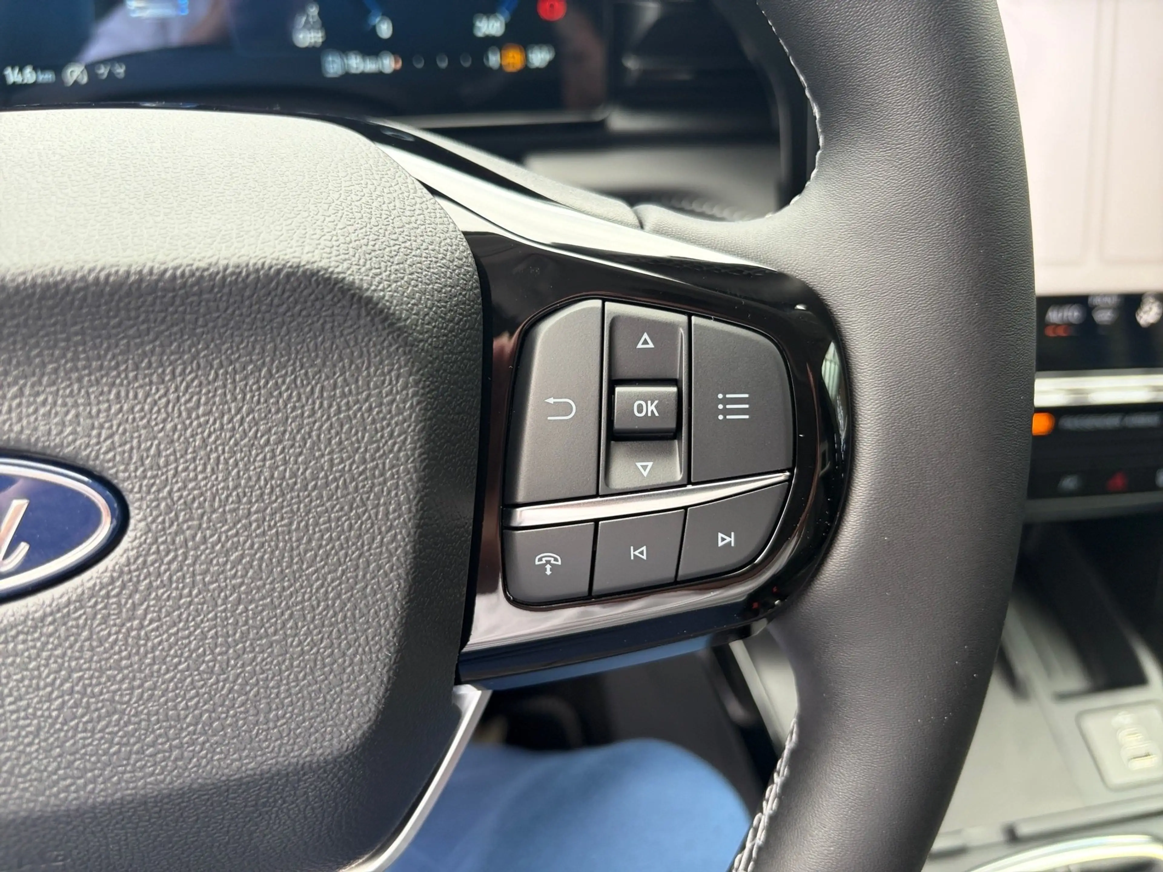Ford Puma Titanium — photo 12
