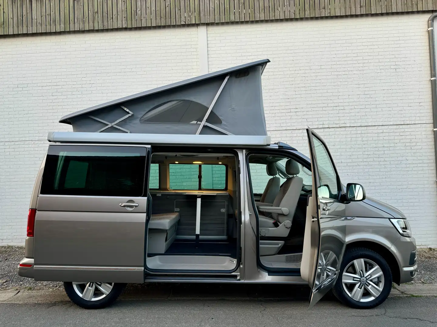 Volkswagen T6 California 4 MOTION  4x4  Diff. Lock‼️  GARANTIE 12 M Beige - 1