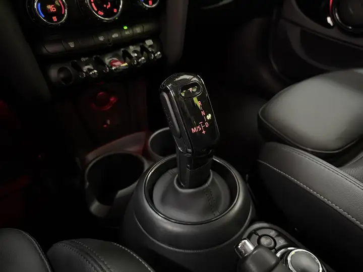 MINI Cooper 2023, foto 21