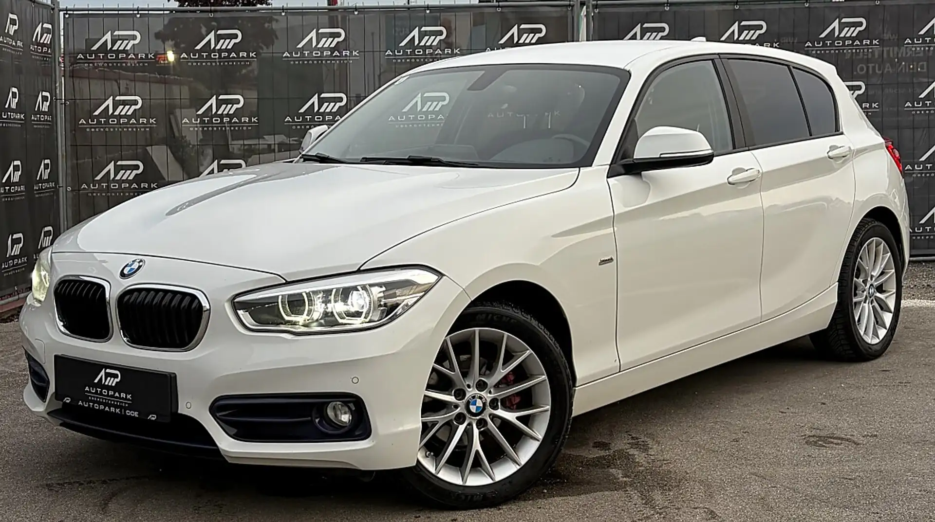 BMW 116 d*Sport Line*Sitzheizung*Xenon*Sportsitze*Tempo... Weiß - 1