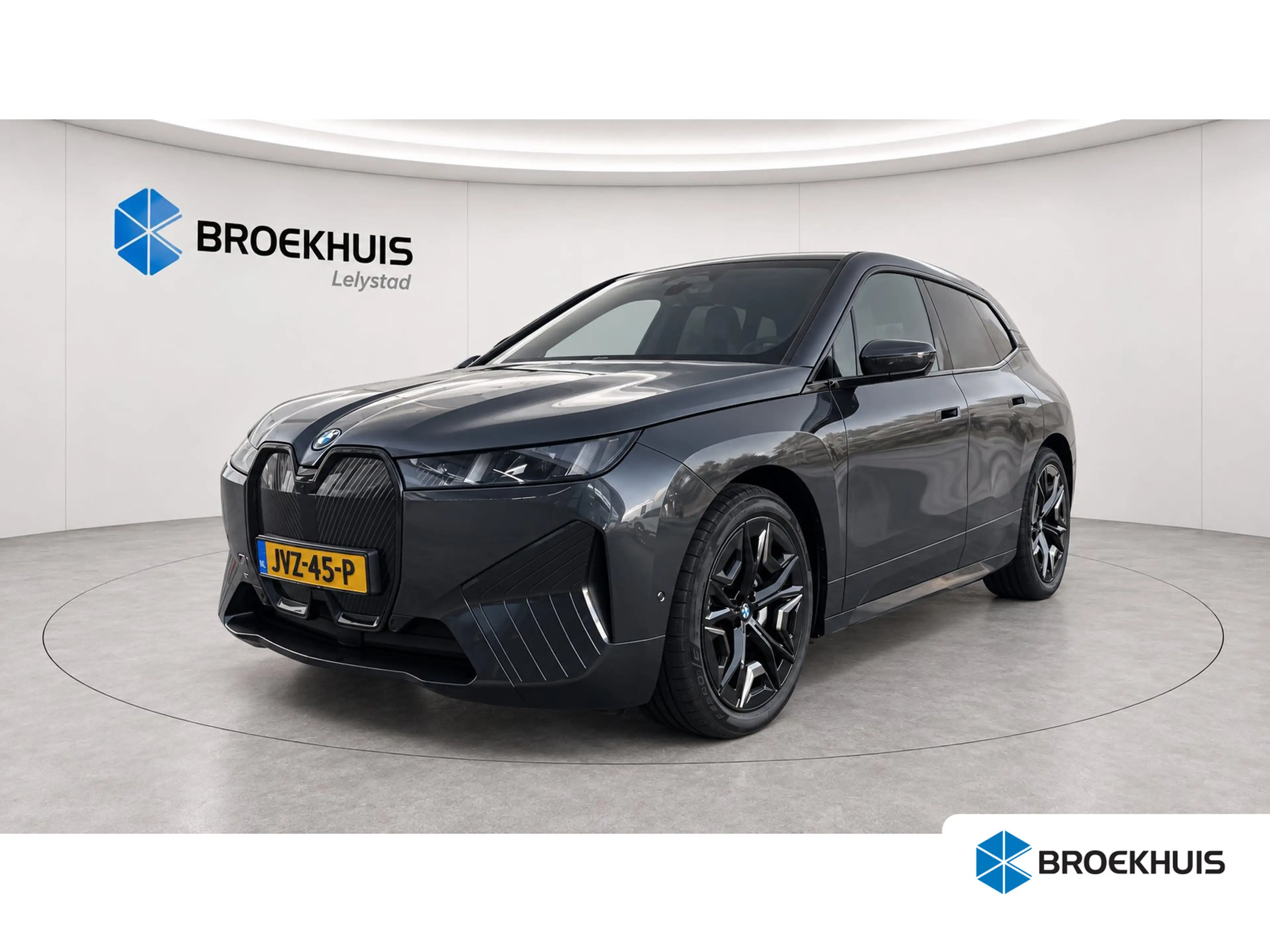 BMW iX xDRIVE45 101KWH / LEDER / FULL-LED / SKY LOUNGE /