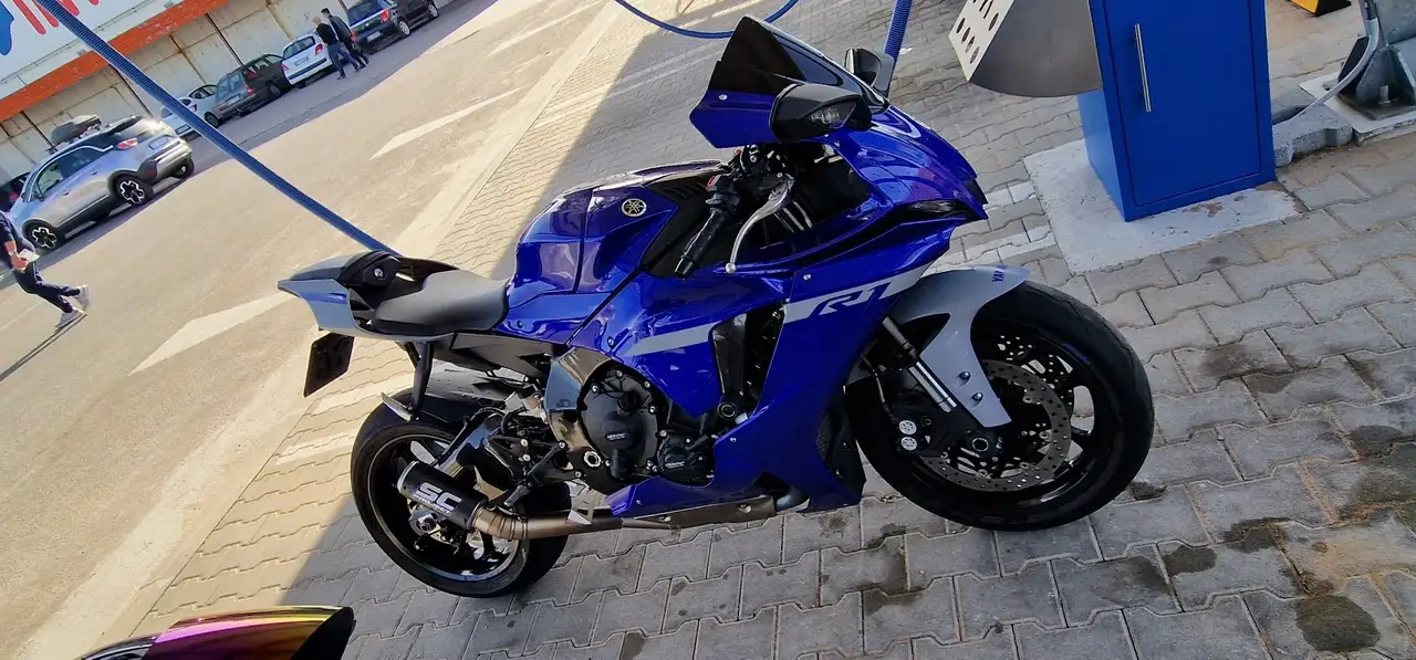 Yamaha YZF-R1