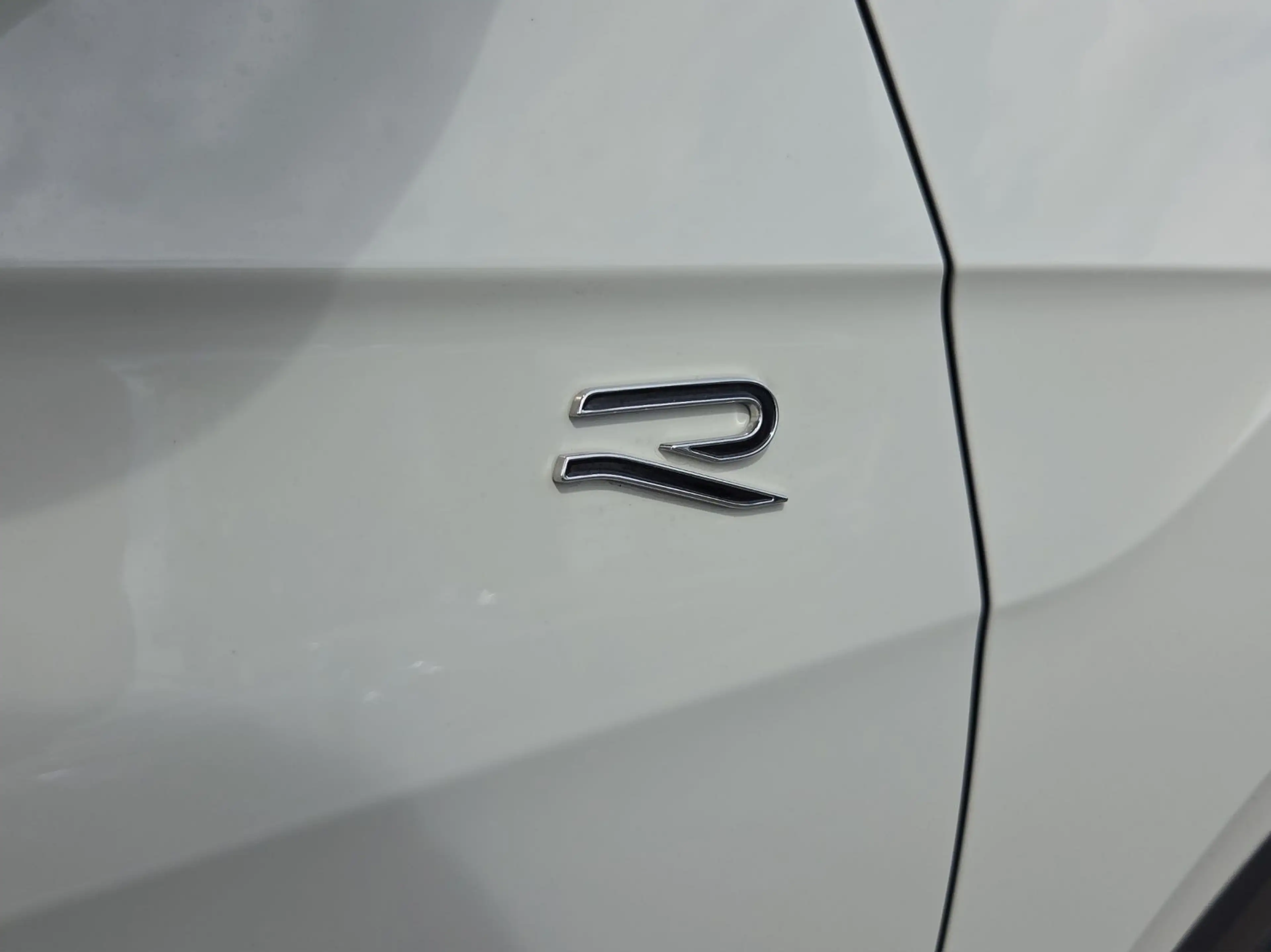 Volkswagen T-Cross 1.0 TSI DSG R-Line NAV*RFK*APP*LED*17Z* — photo 10