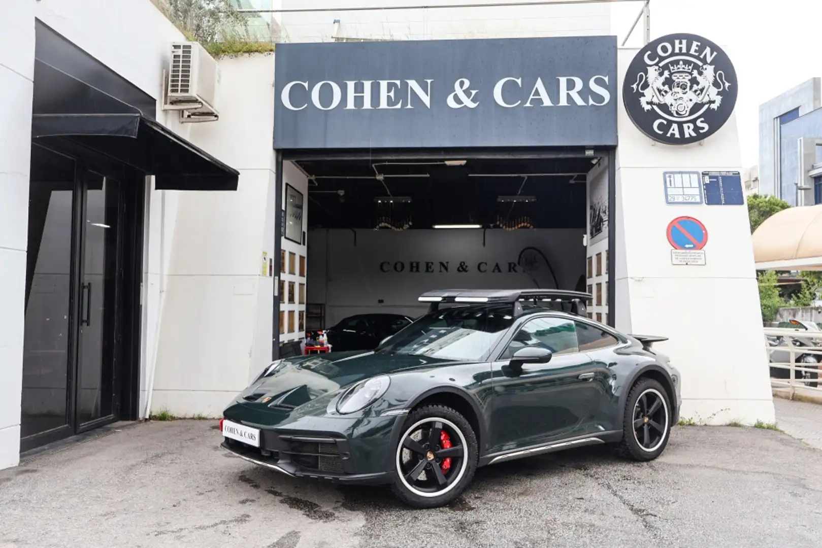 Porsche 992 Dakar Negro - 1