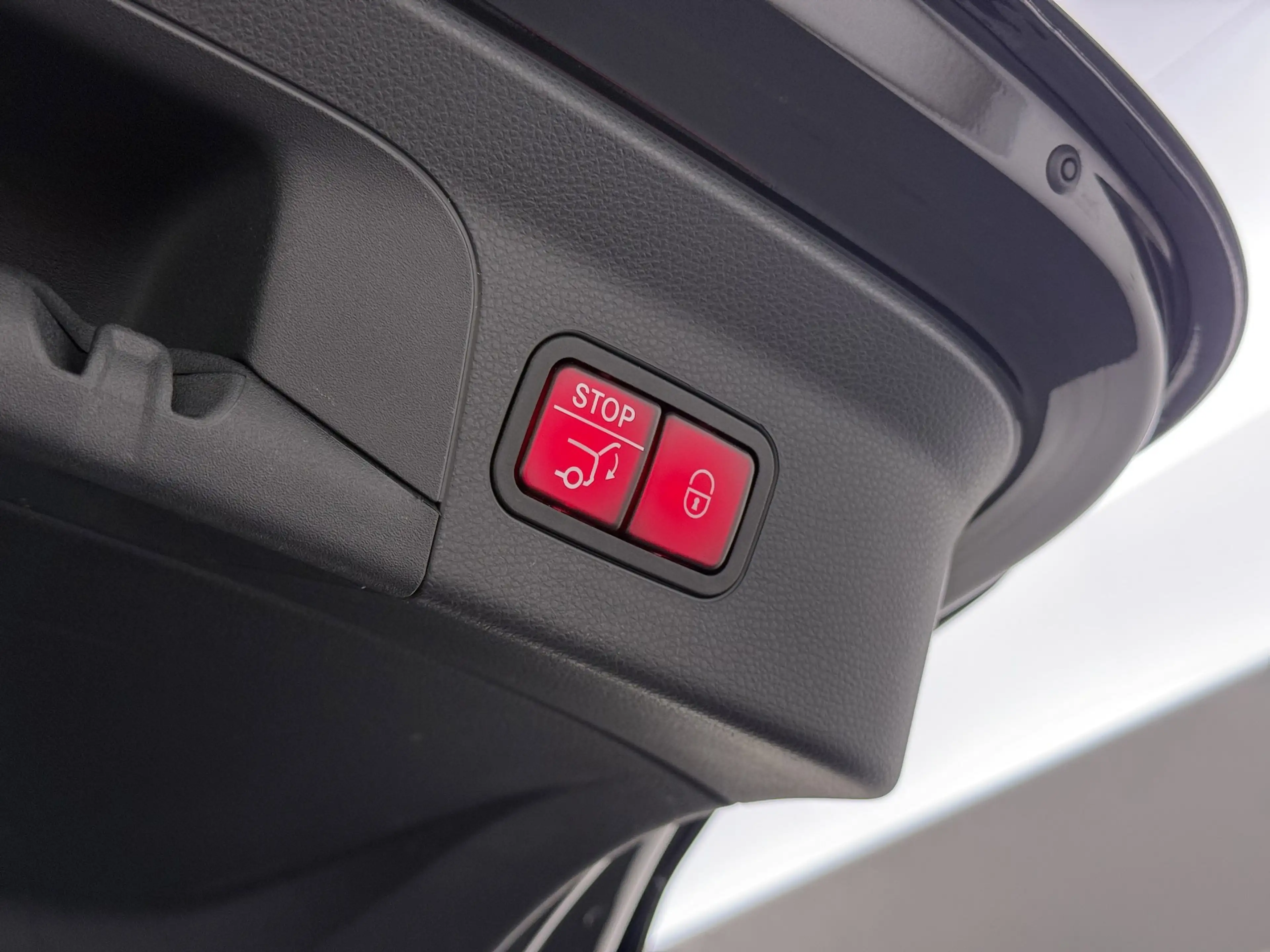 Mercedes-Benz GLC 300 Coupé 300e 4MATIC Business Solution AMG — photo 10