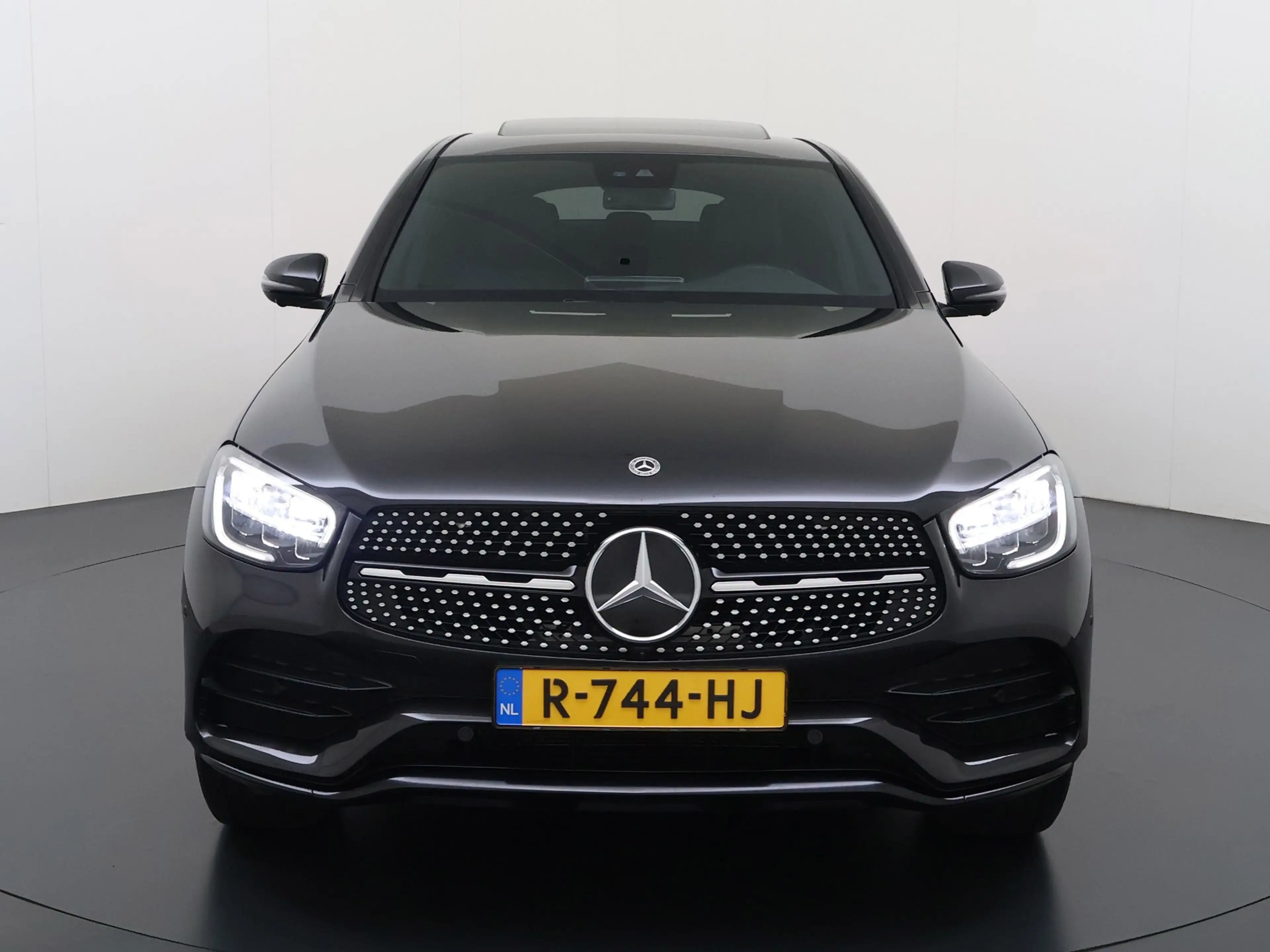 Mercedes-Benz GLC 300 Coupé 300e 4MATIC Business Solution AMG — photo 2