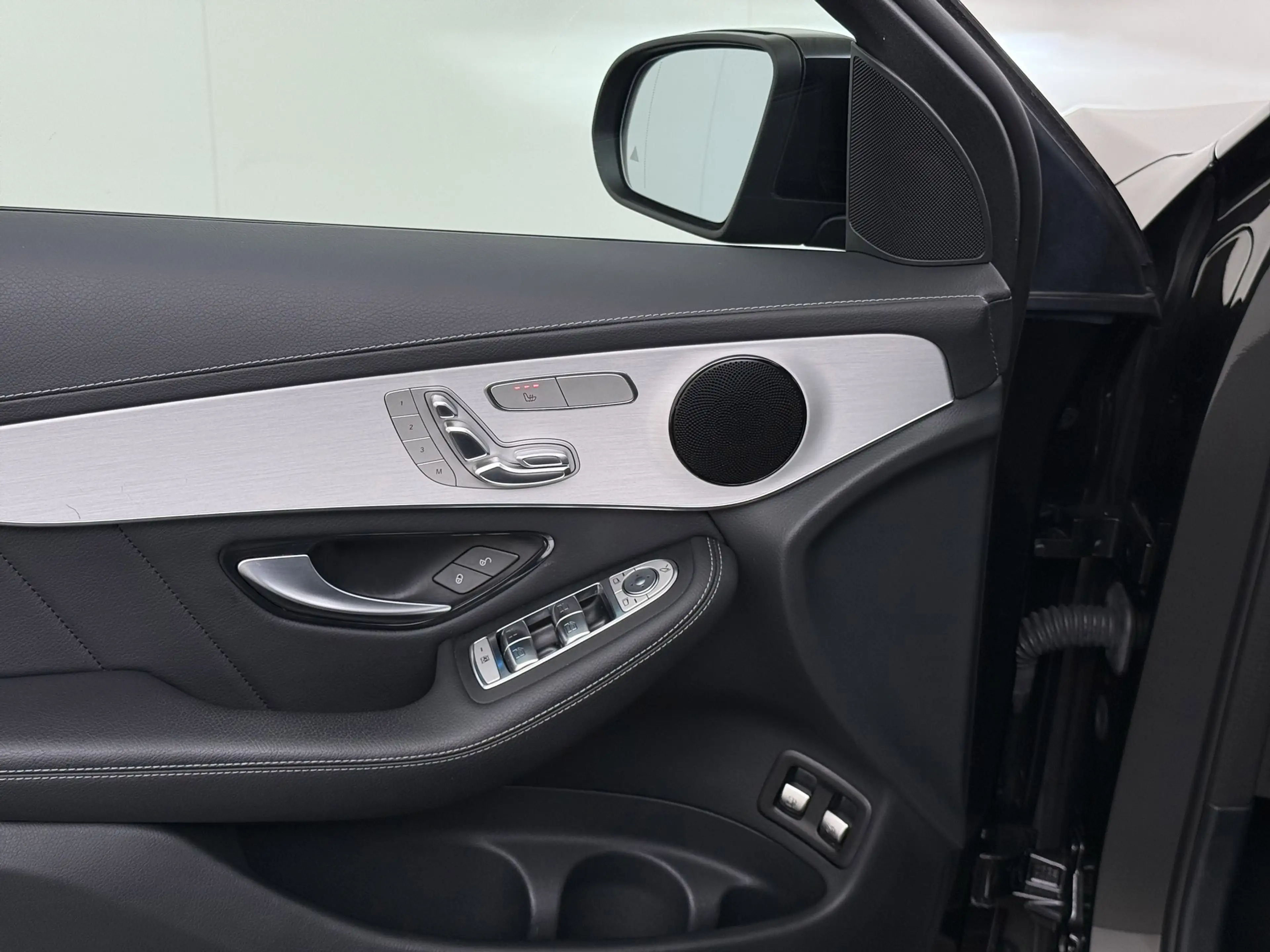 Mercedes-Benz GLC 300 Coupé 300e 4MATIC Business Solution AMG — photo 14