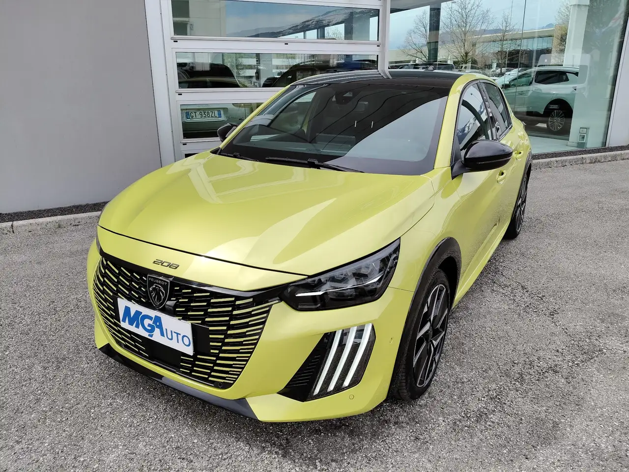 Peugeot e-208