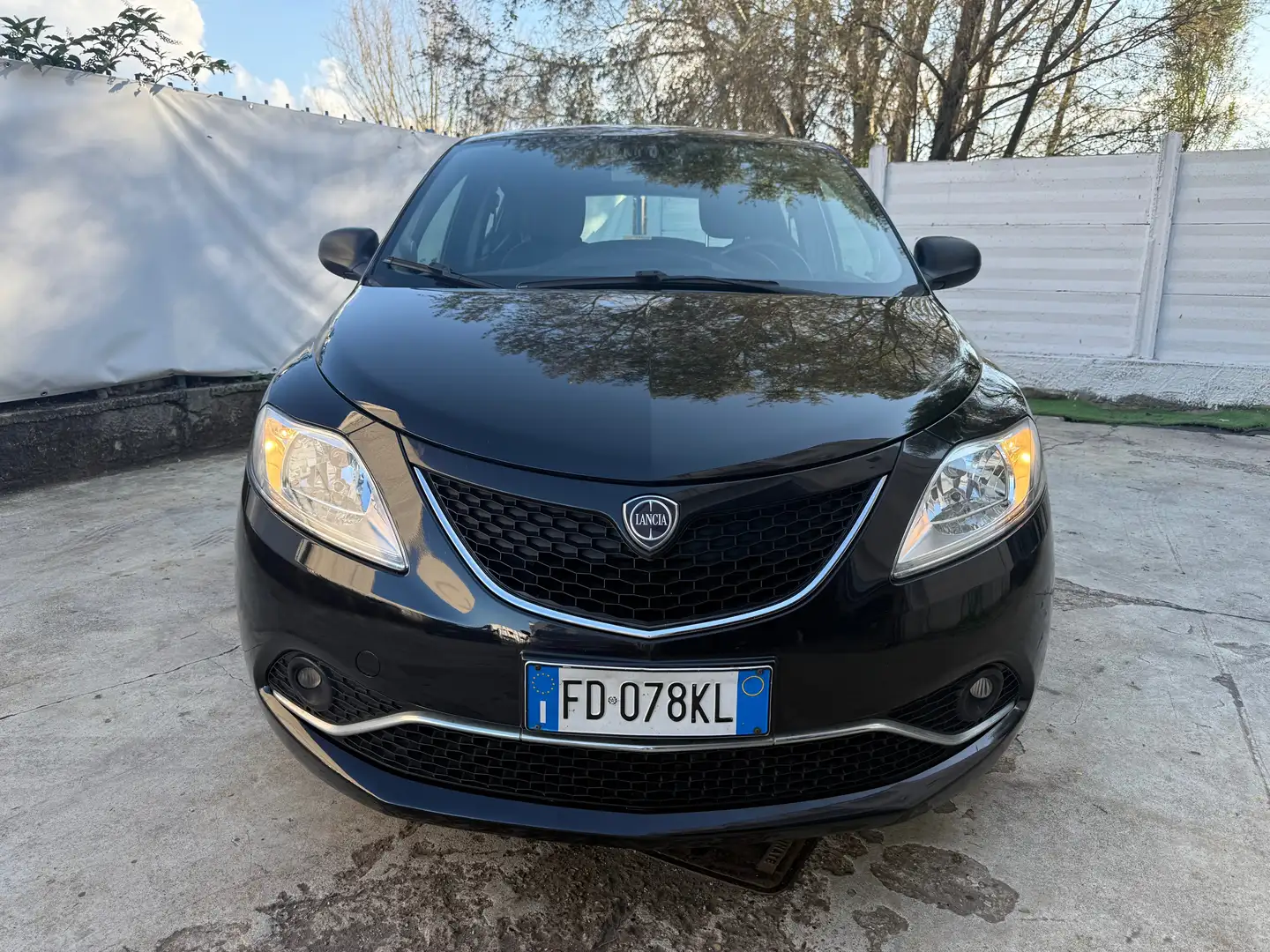 Lancia Ypsilon Ypsilon III 2015 1.2 Silver 69cv Noir - 1