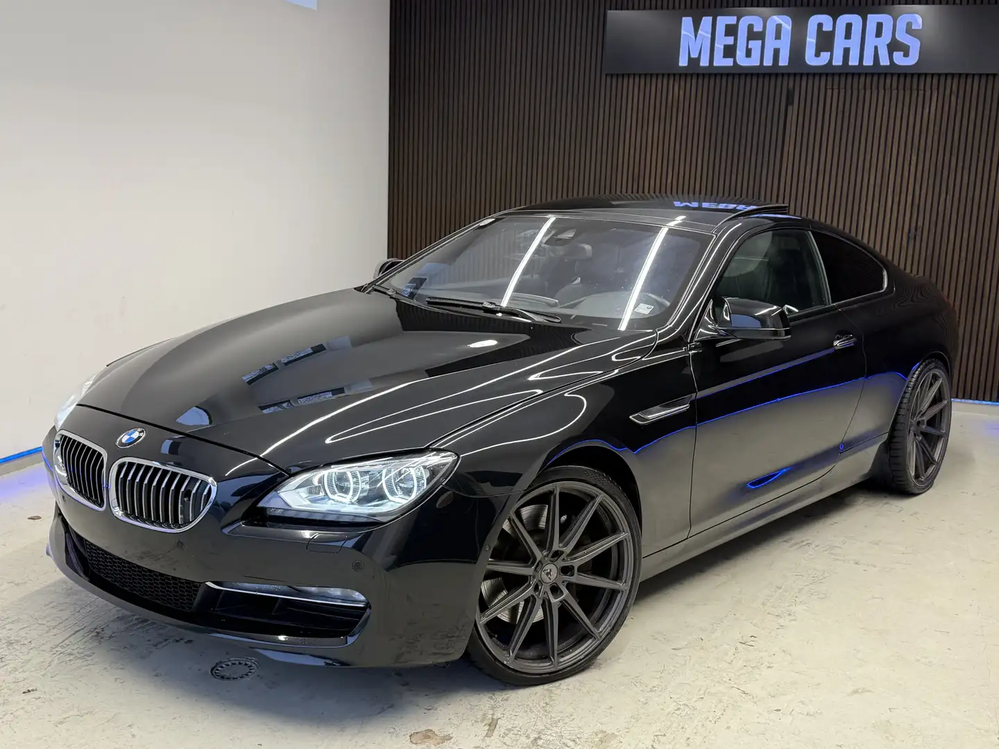 BMW 650 i xDrive Aut. Coupe / MEMORY / HEAD- UP / PANO / Schwarz - 1