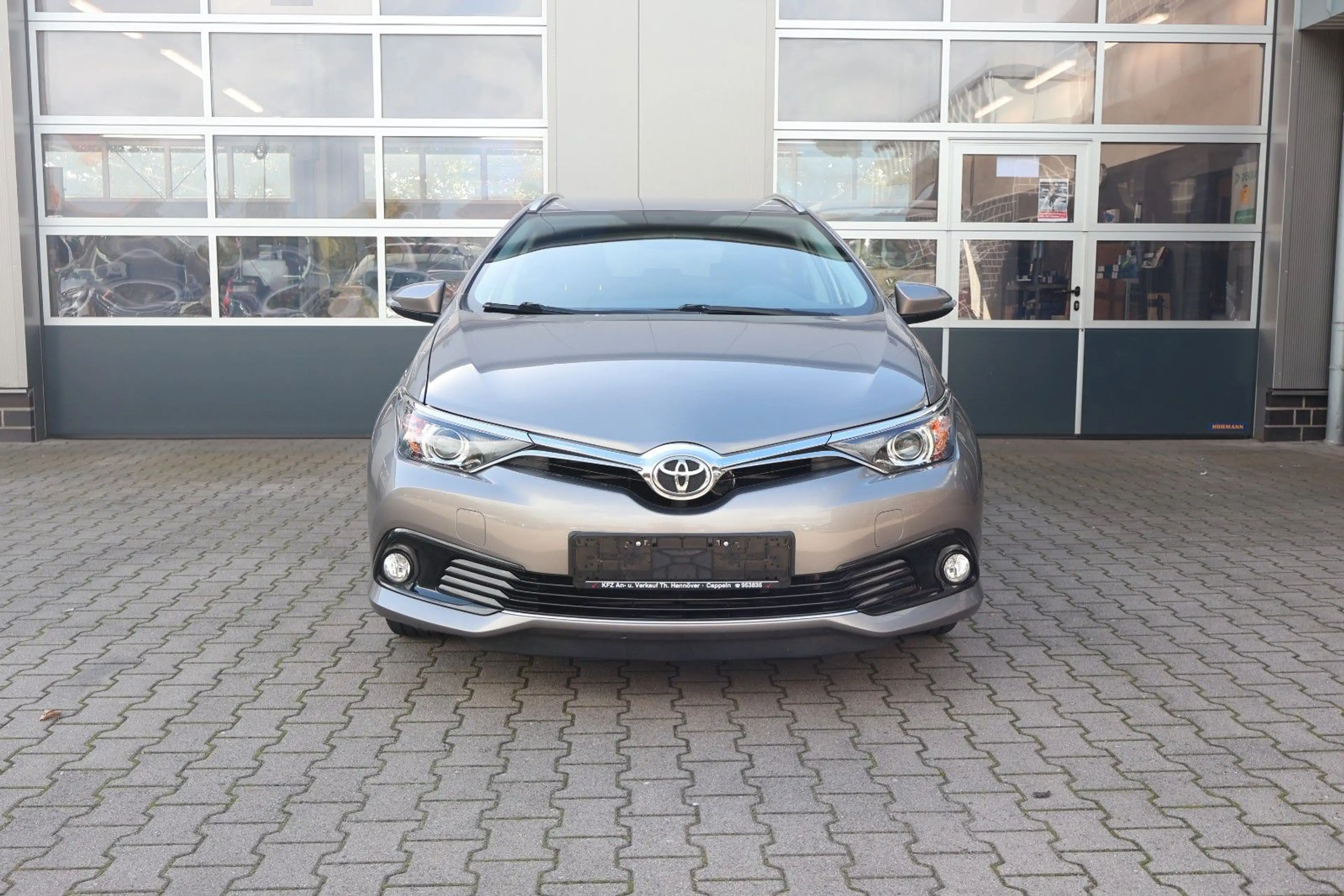 Toyota Auris Touring Sports Design Edition AHK/Kamera — photo 2