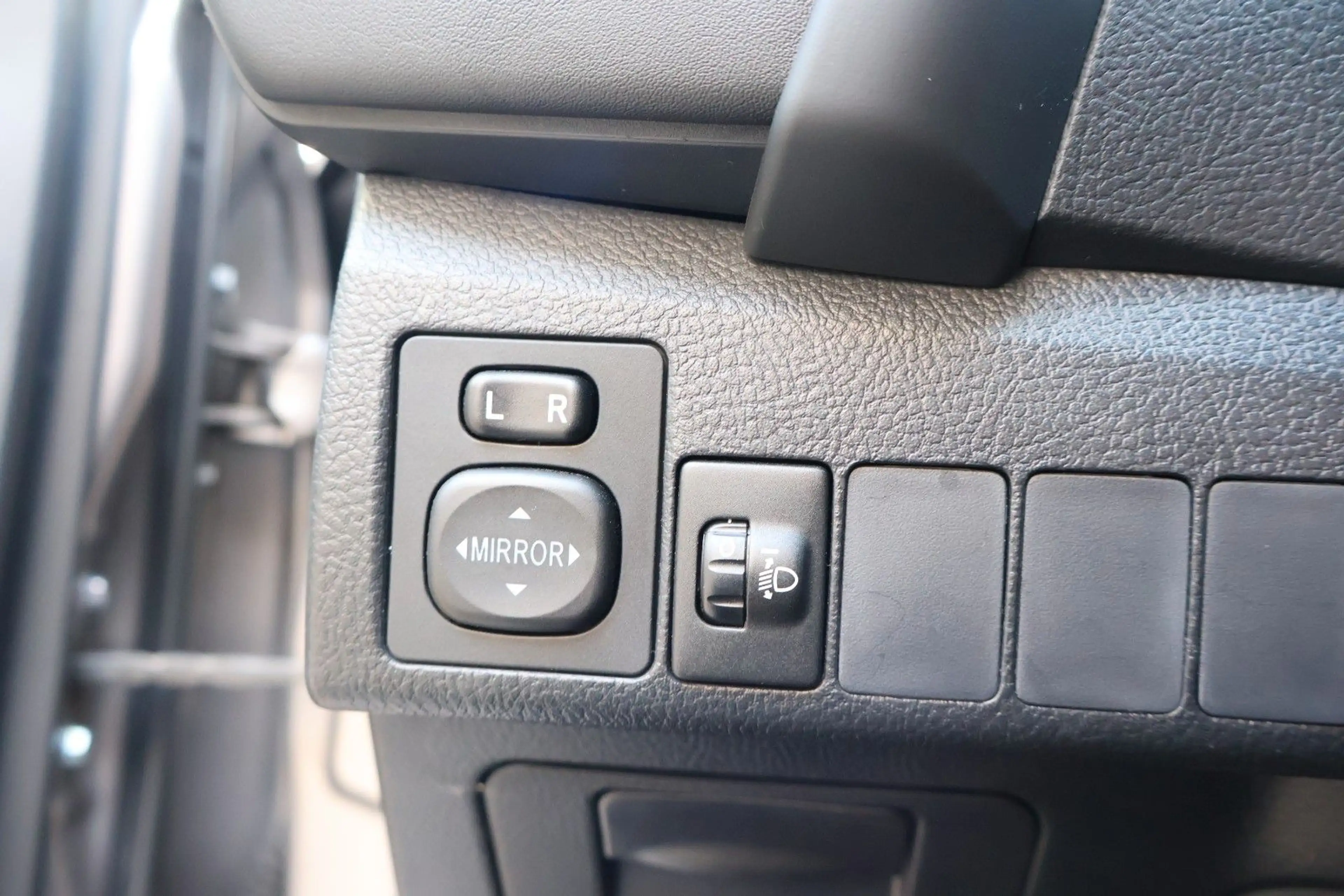 Toyota Auris Touring Sports Design Edition AHK/Kamera — photo 19