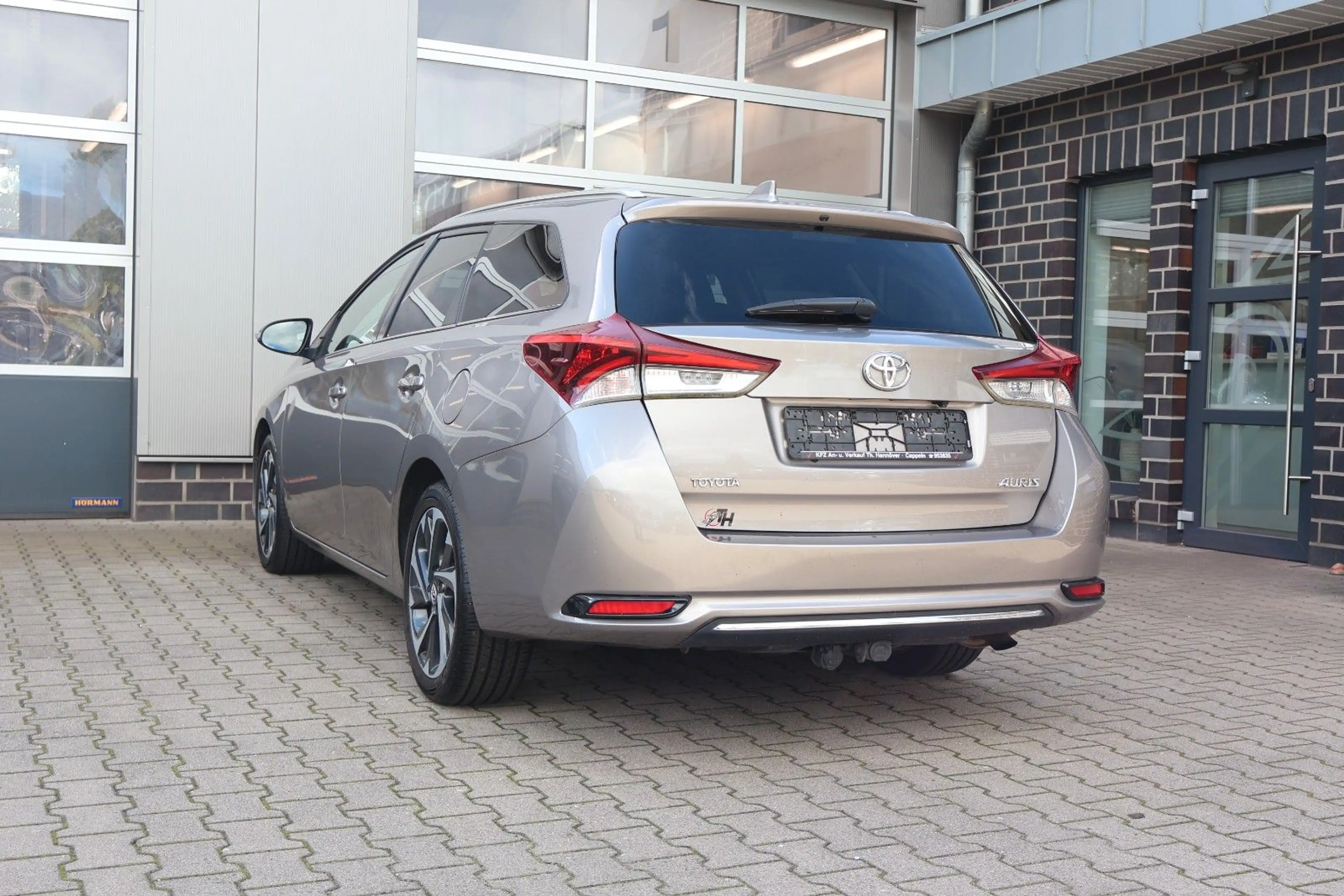 Toyota Auris Touring Sports Design Edition AHK/Kamera — photo 32