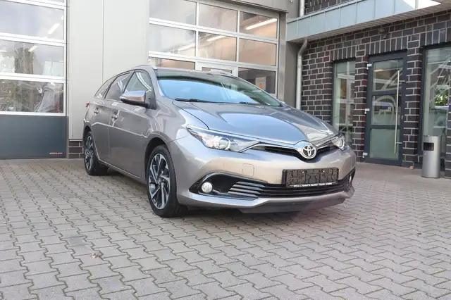 Toyota Auris Touring Sports Design Edition AHK/Kamera