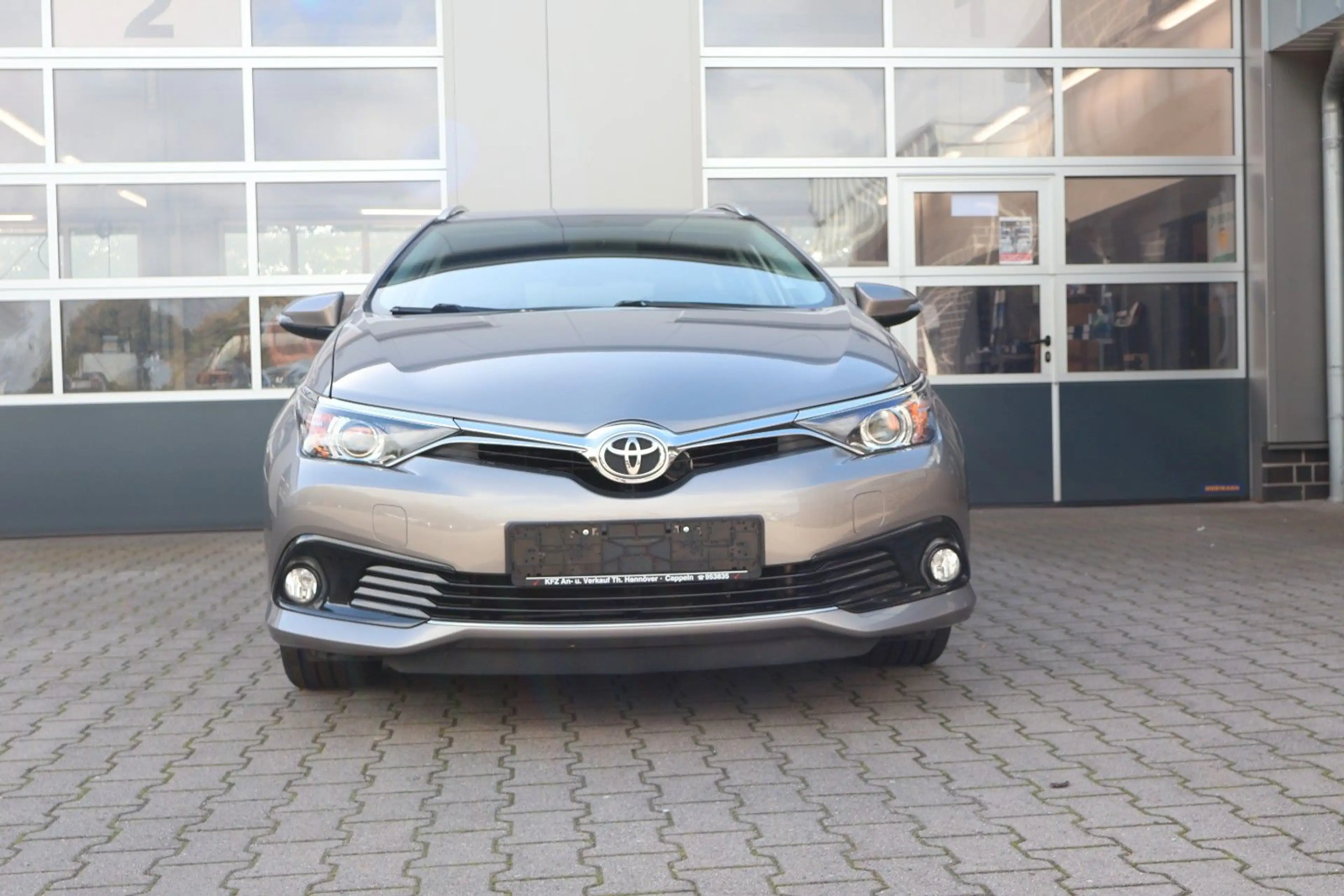 Toyota Auris Touring Sports Design Edition AHK/Kamera — photo 15