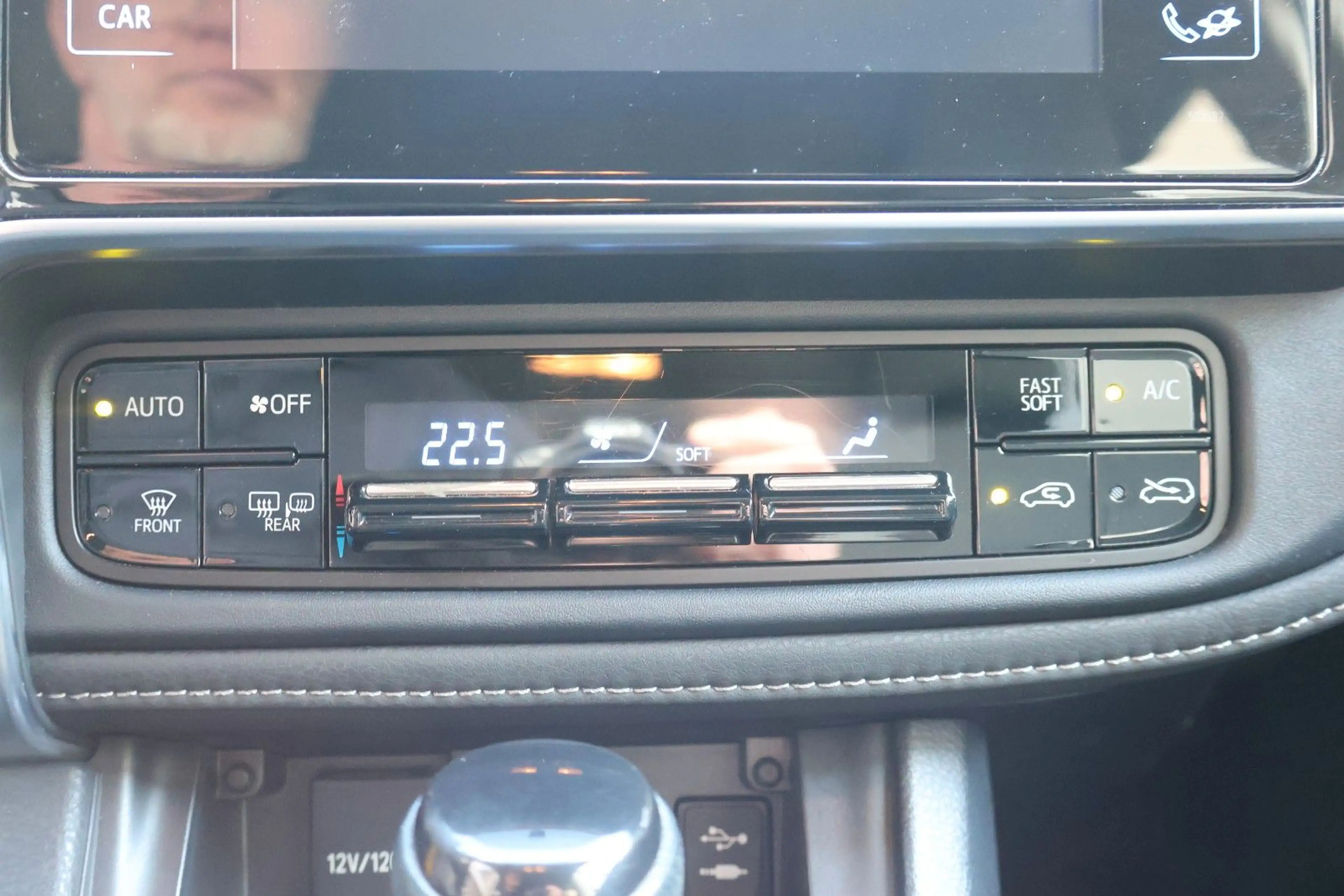 Toyota Auris Touring Sports Design Edition AHK/Kamera — photo 24