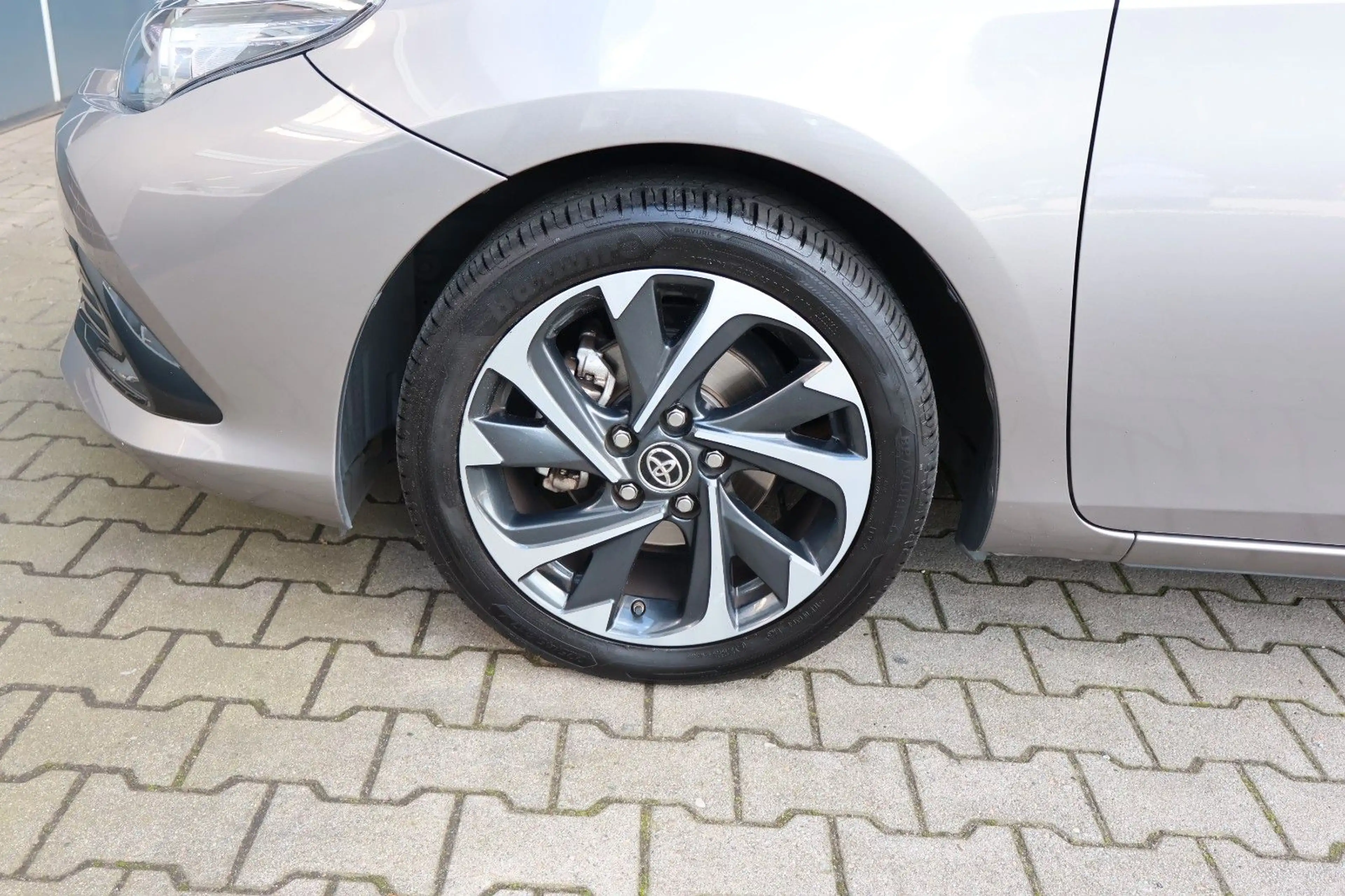 Toyota Auris Touring Sports Design Edition AHK/Kamera — photo 34