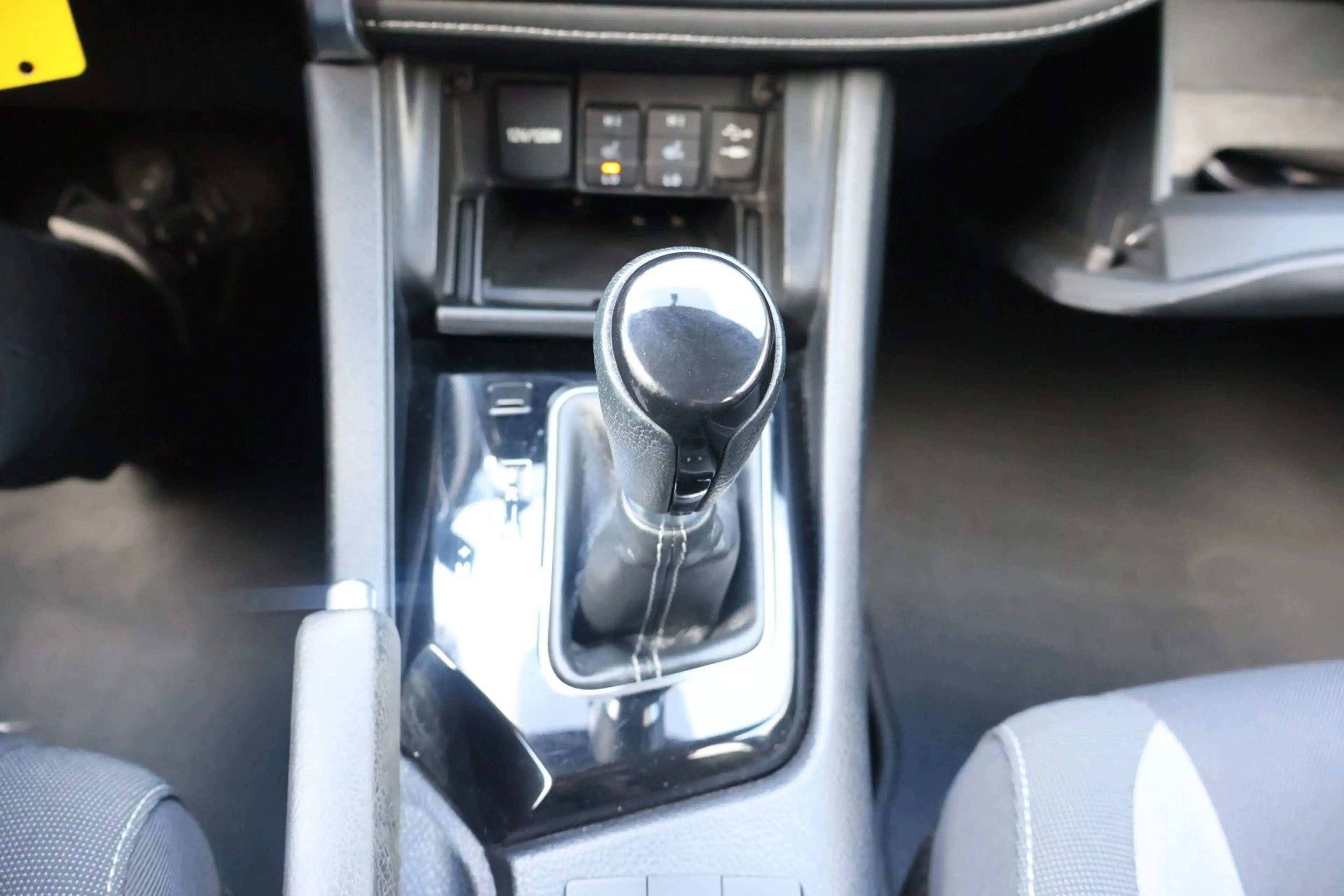 Toyota Auris Touring Sports Design Edition AHK/Kamera — photo 29