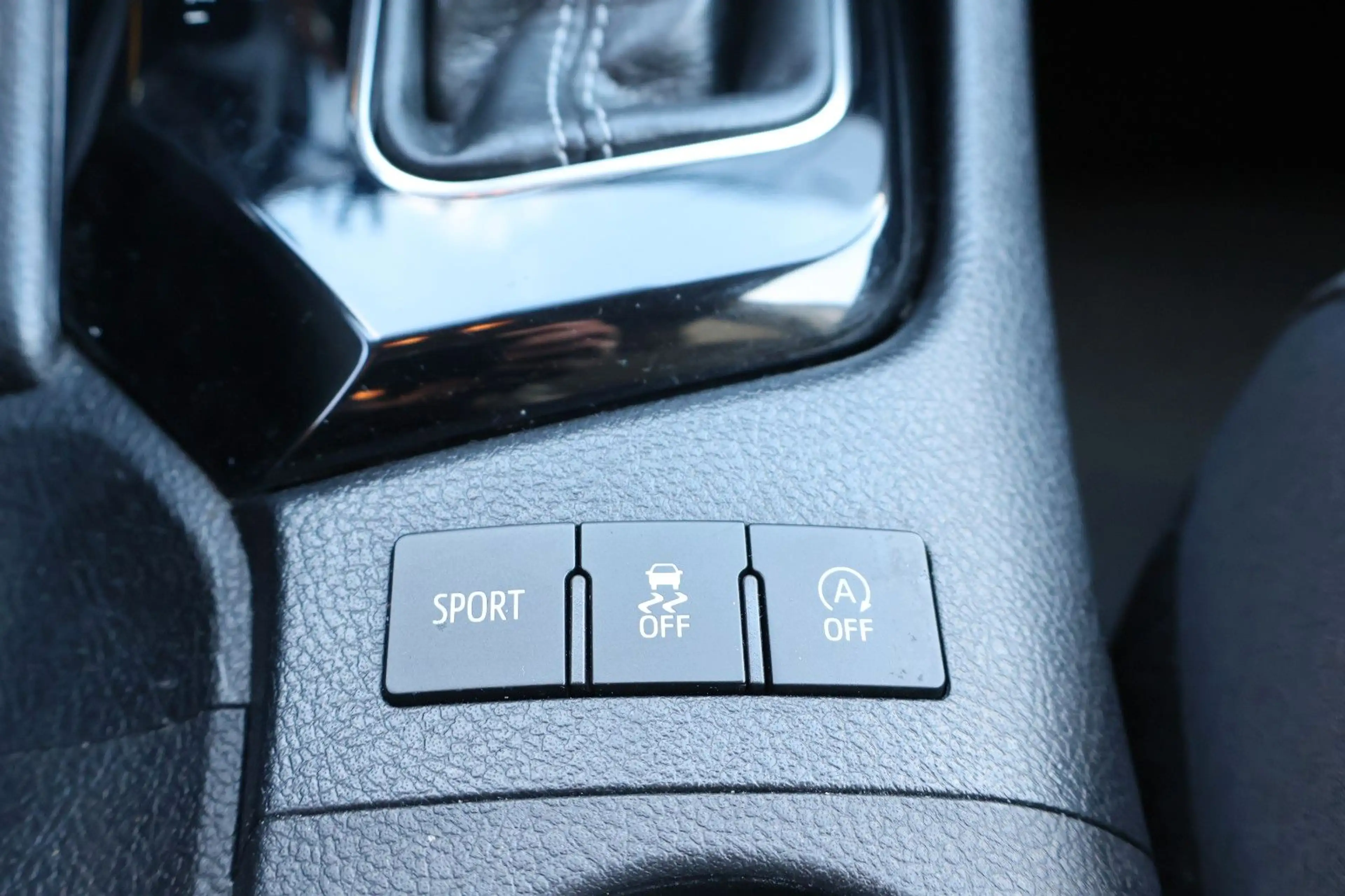Toyota Auris Touring Sports Design Edition AHK/Kamera — photo 25