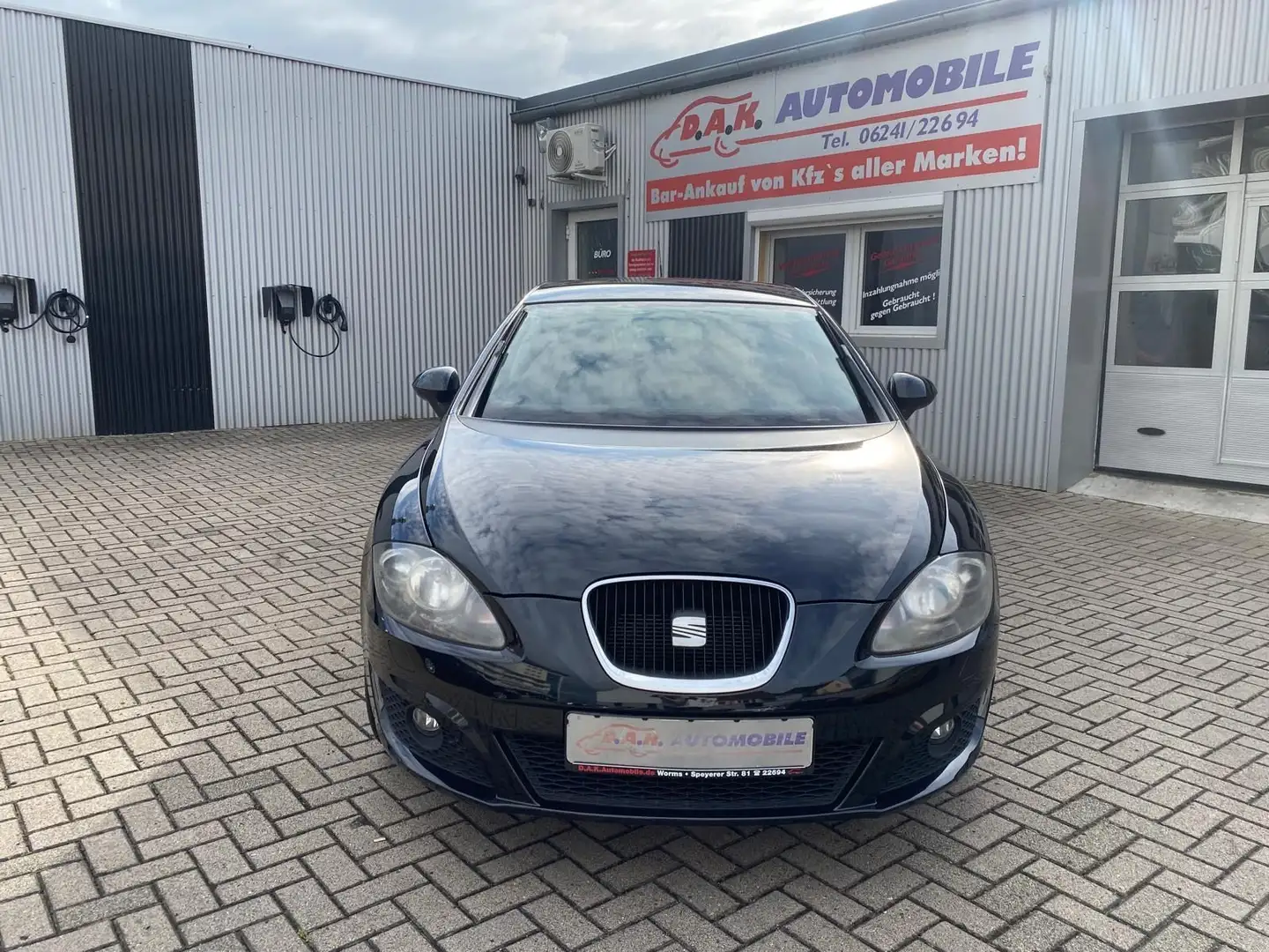 SEAT Leon Reference Copa Ecomotive 1.Hand+SHZ+Klima Schwarz - 2