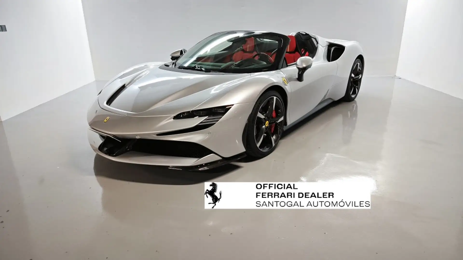 Ferrari SF90 Spider Plateado - 1
